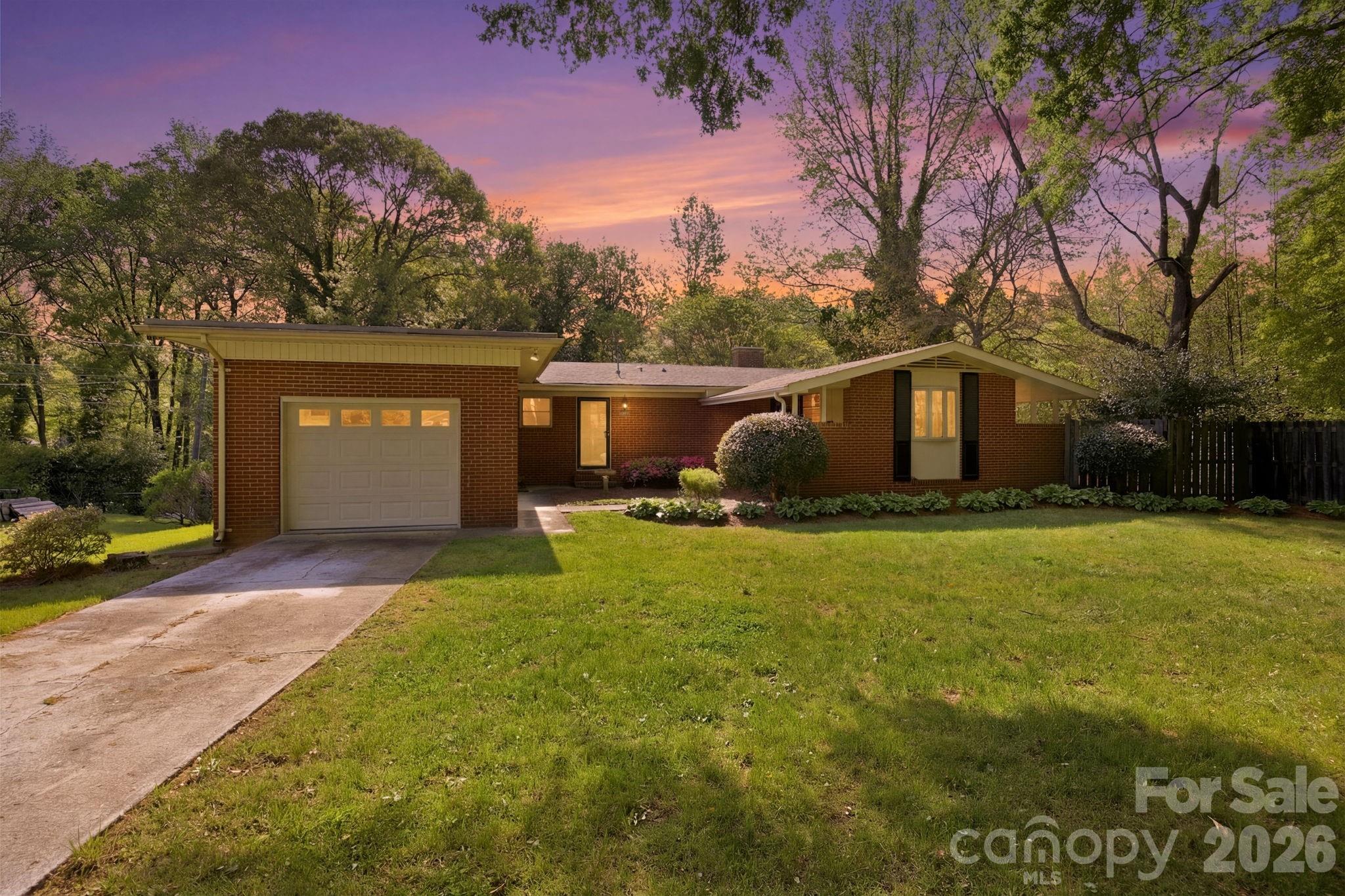 101 Spruce Drive Property Photo 1