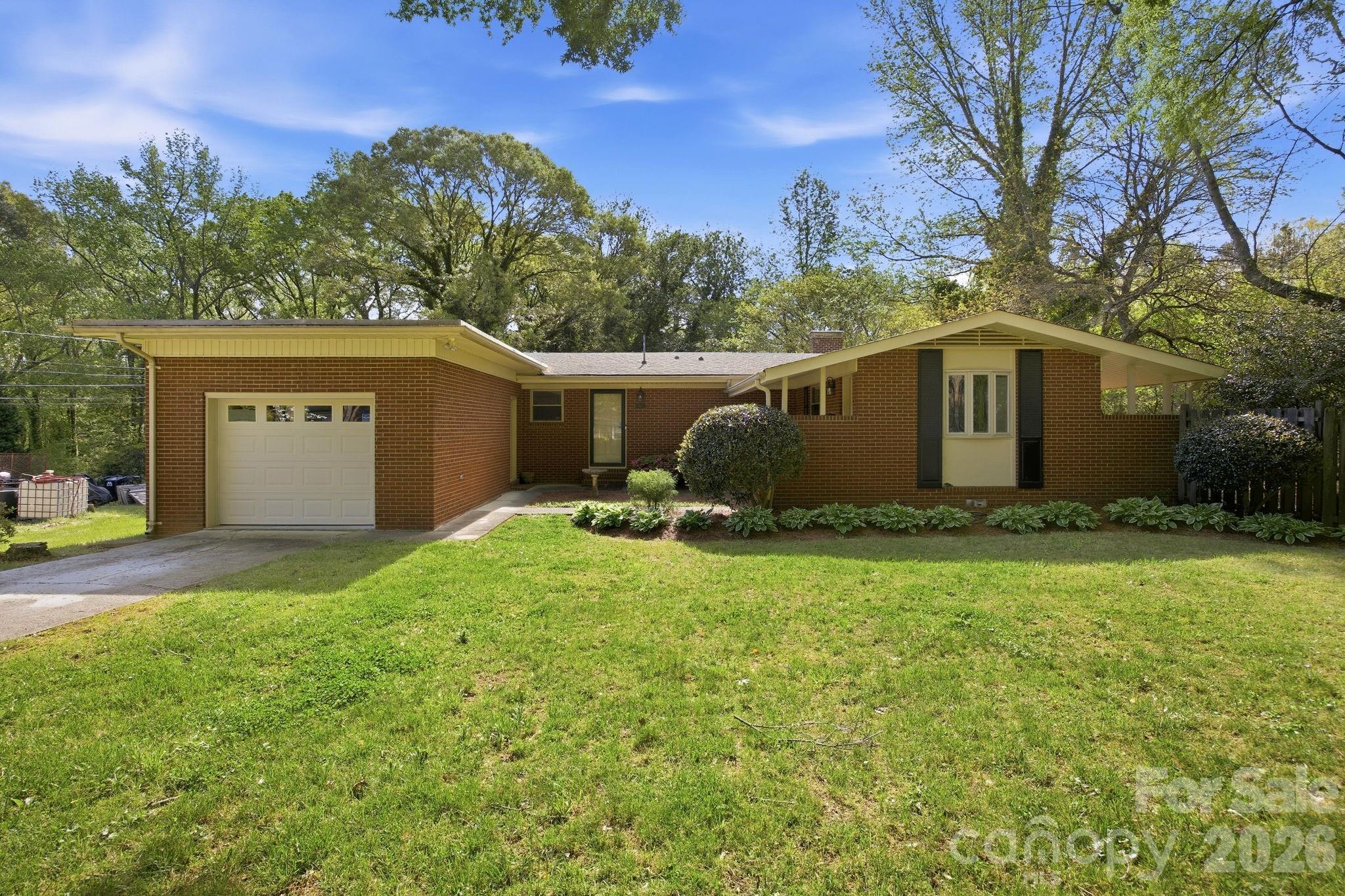 101 Spruce Drive Property Photo 3