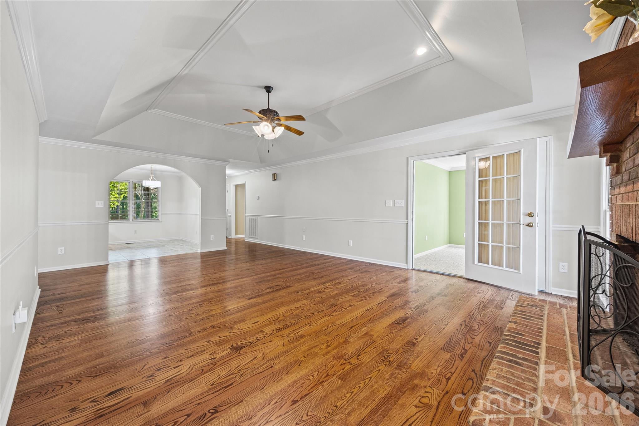 4307 Edgeland Road Property Photo 9