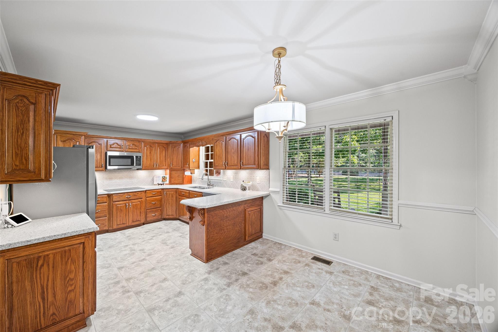 4307 Edgeland Road Property Photo 12
