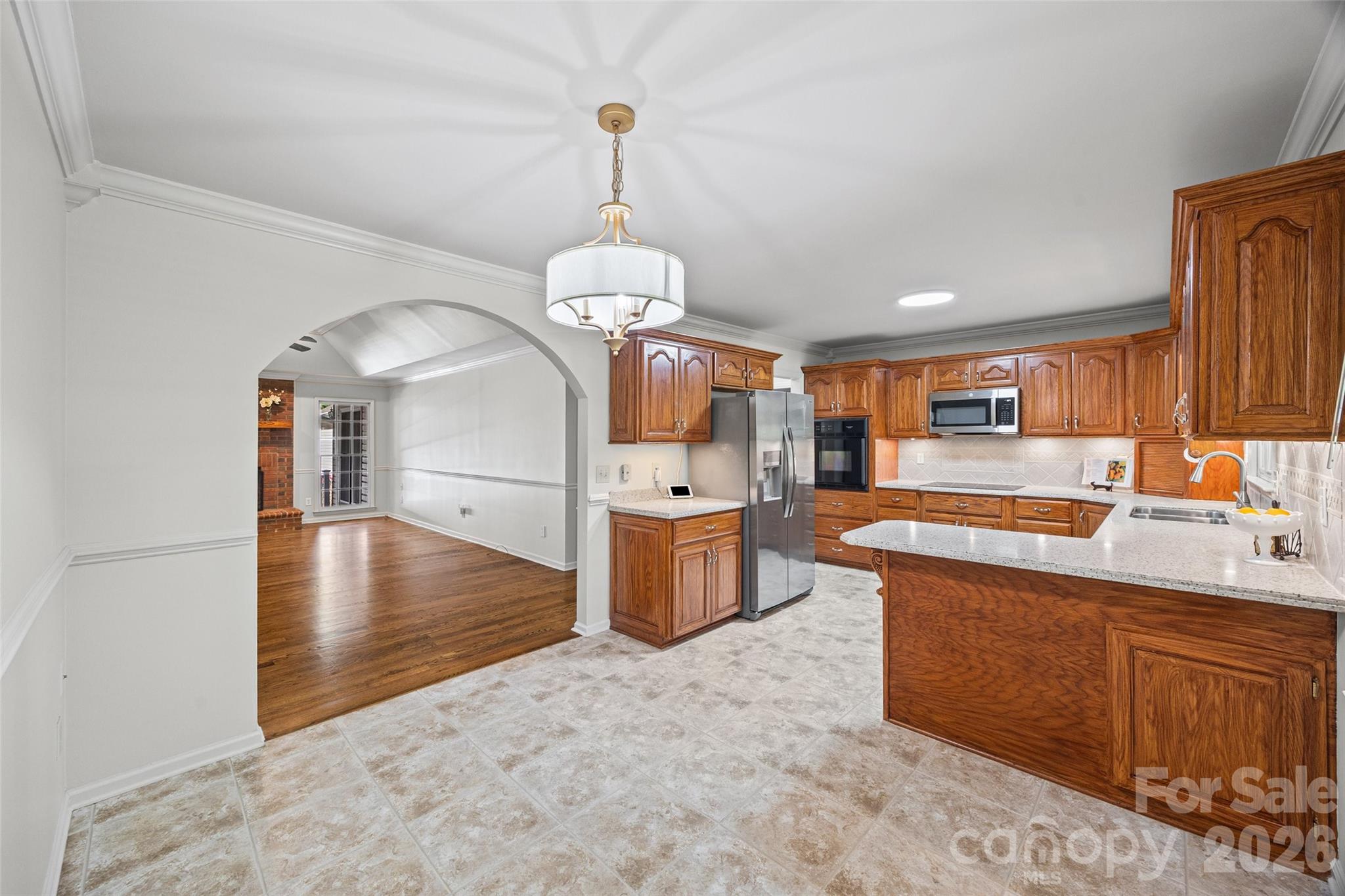 4307 Edgeland Road Property Photo 13