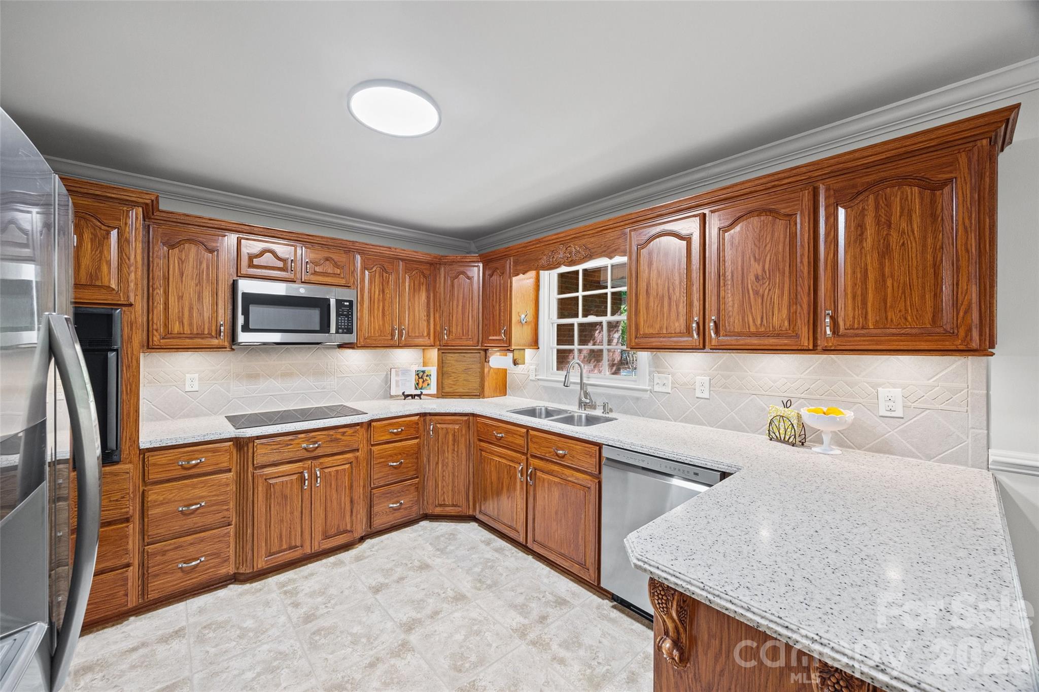 4307 Edgeland Road Property Photo 15