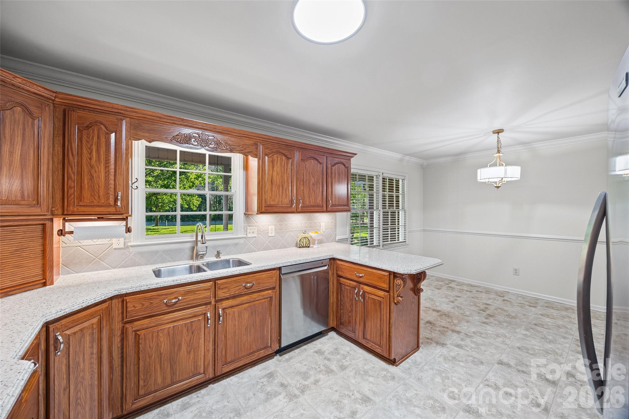 4307 Edgeland Road Property Photo 16