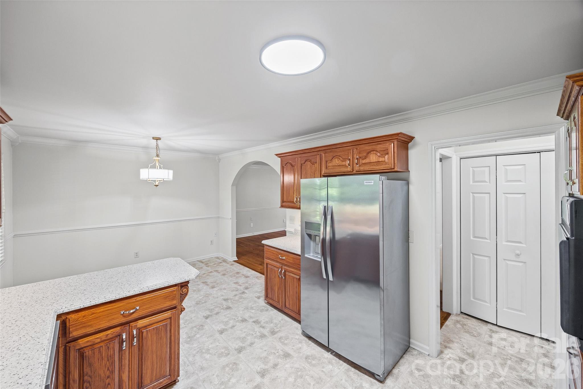4307 Edgeland Road Property Photo 17