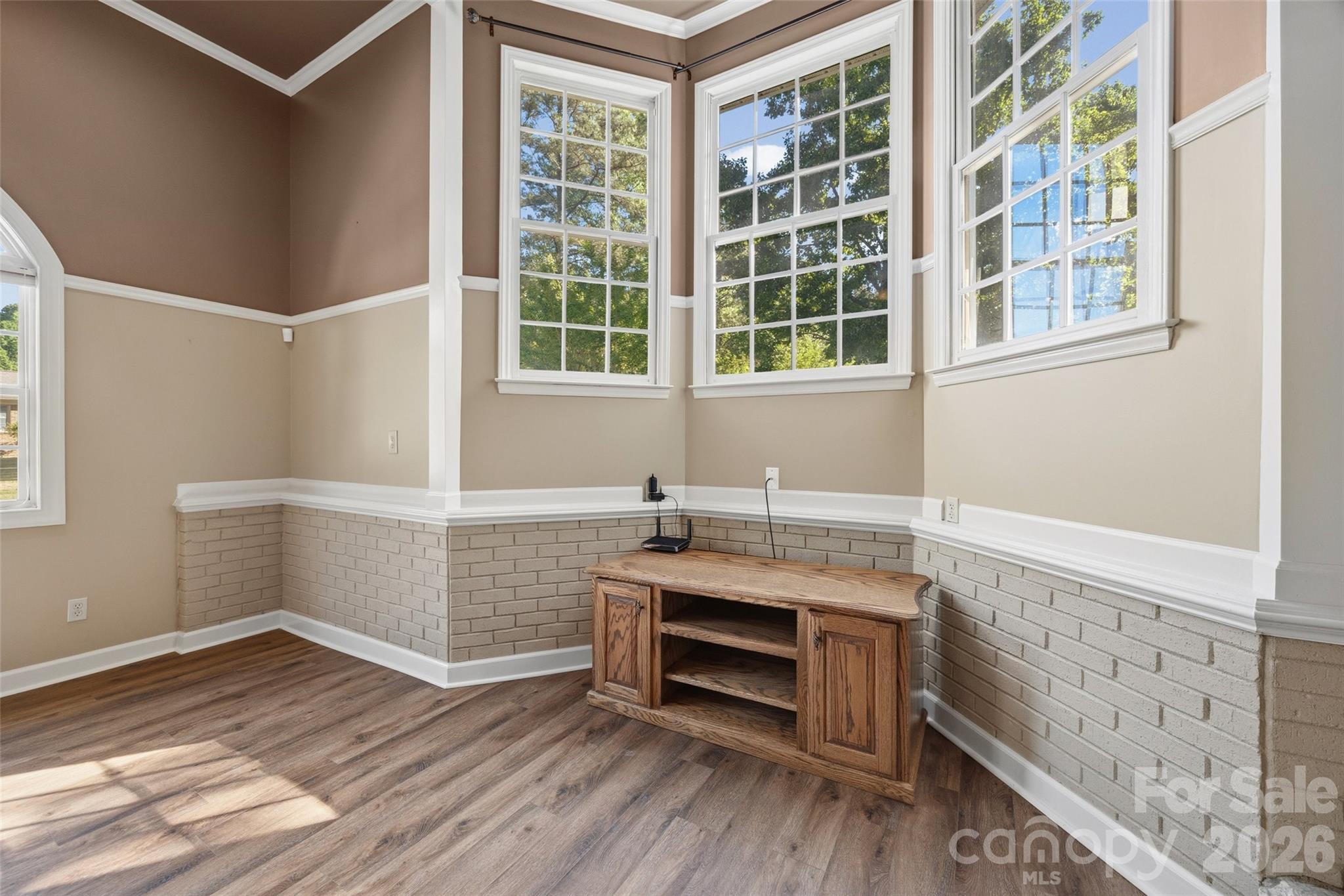 4307 Edgeland Road Property Photo 23