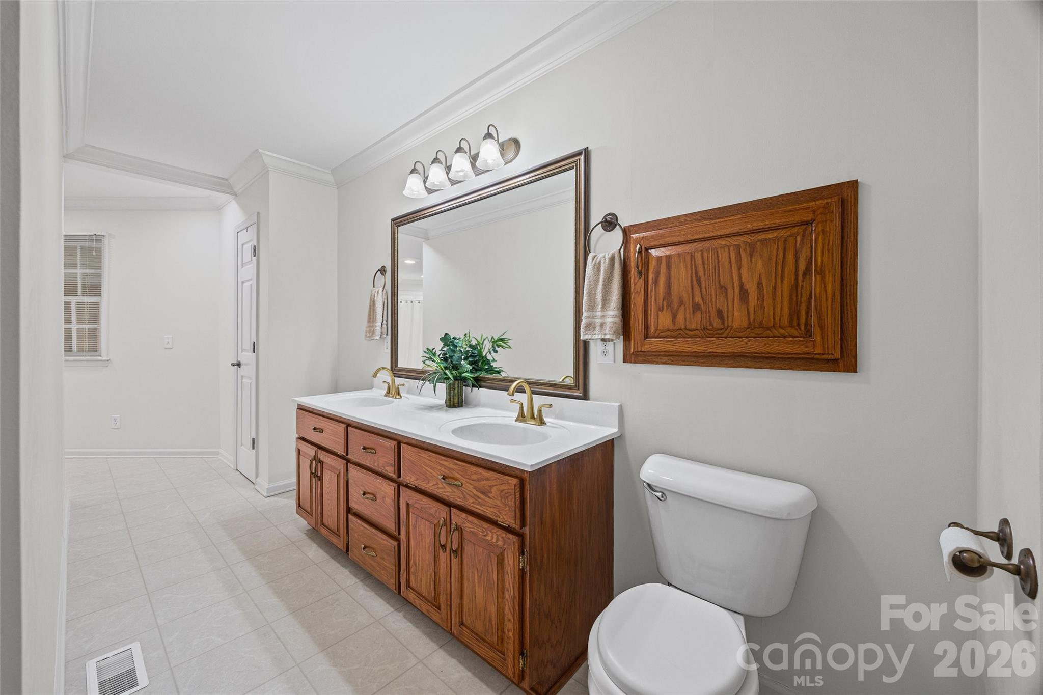 4307 Edgeland Road Property Photo 31