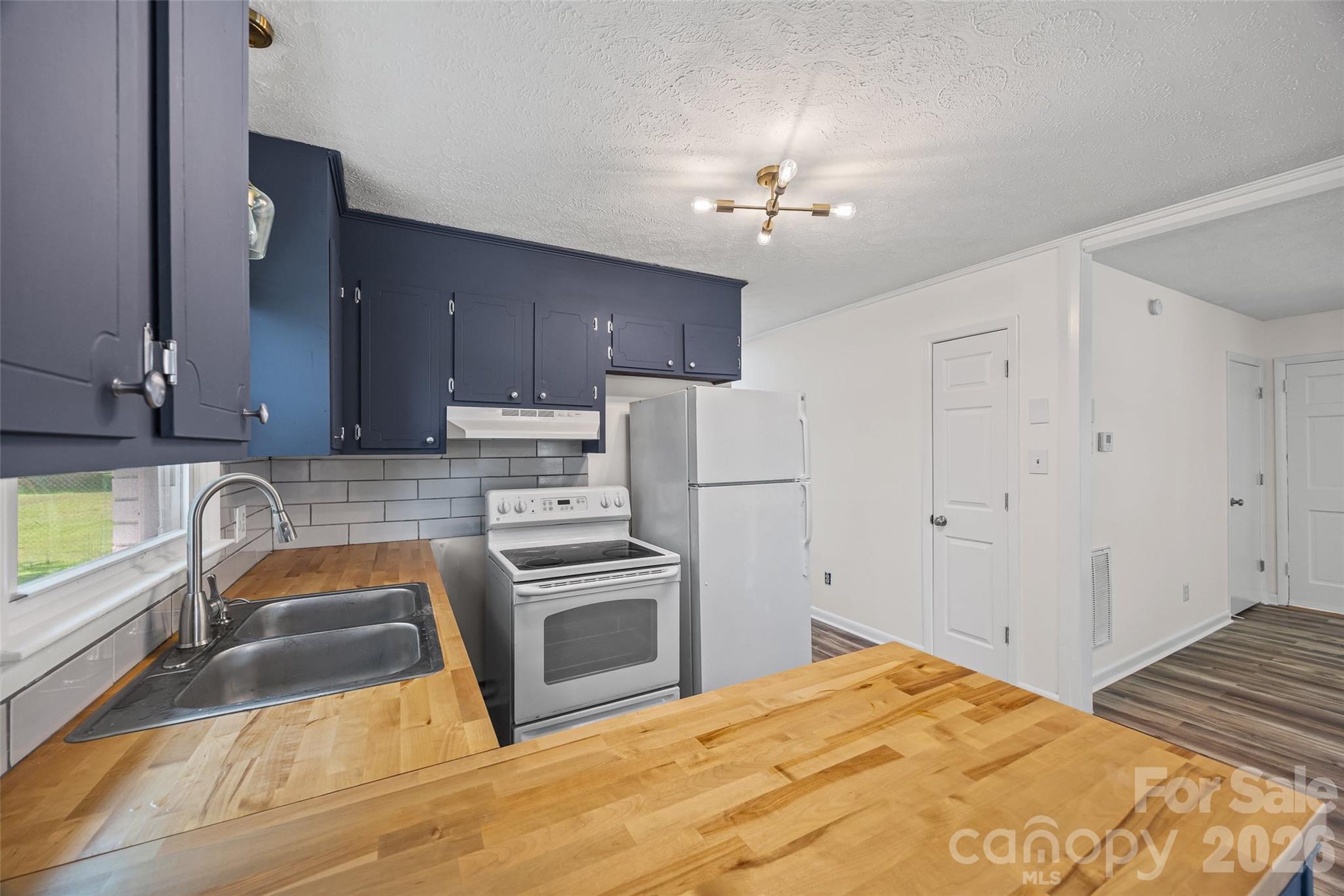 403 Murdock Circle Property Photo 7