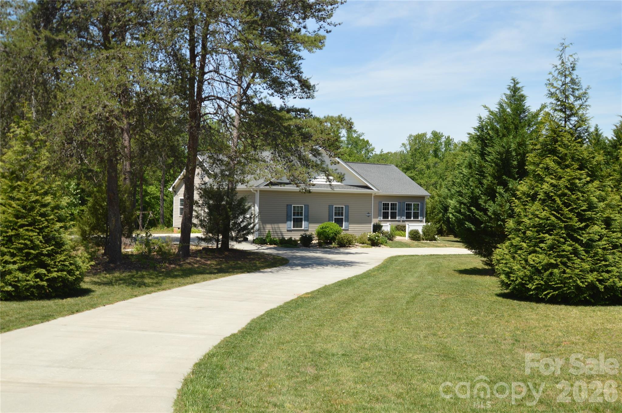2500 S Blackstock Road Property Photo 1