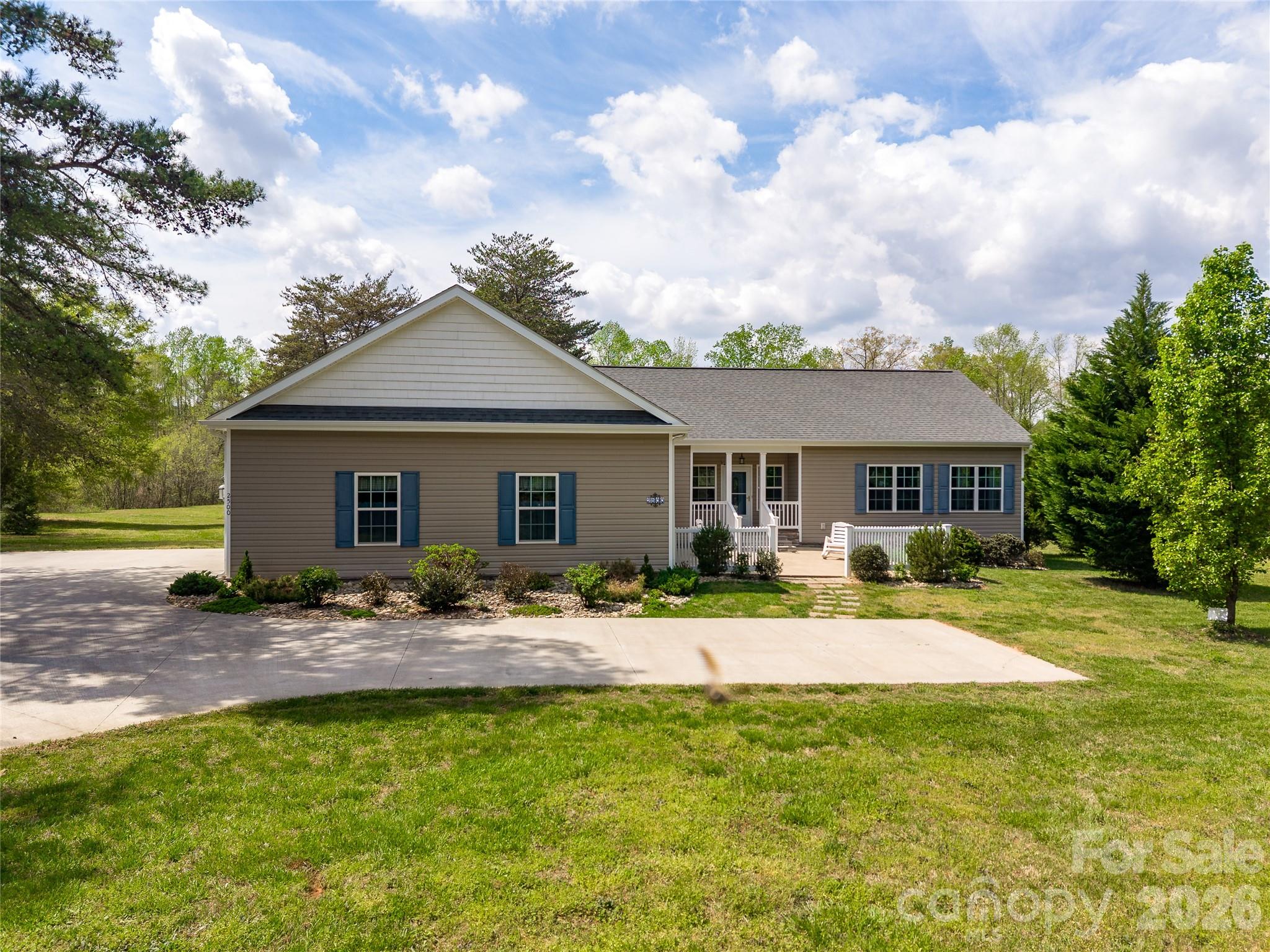 2500 S Blackstock Road Property Photo 2