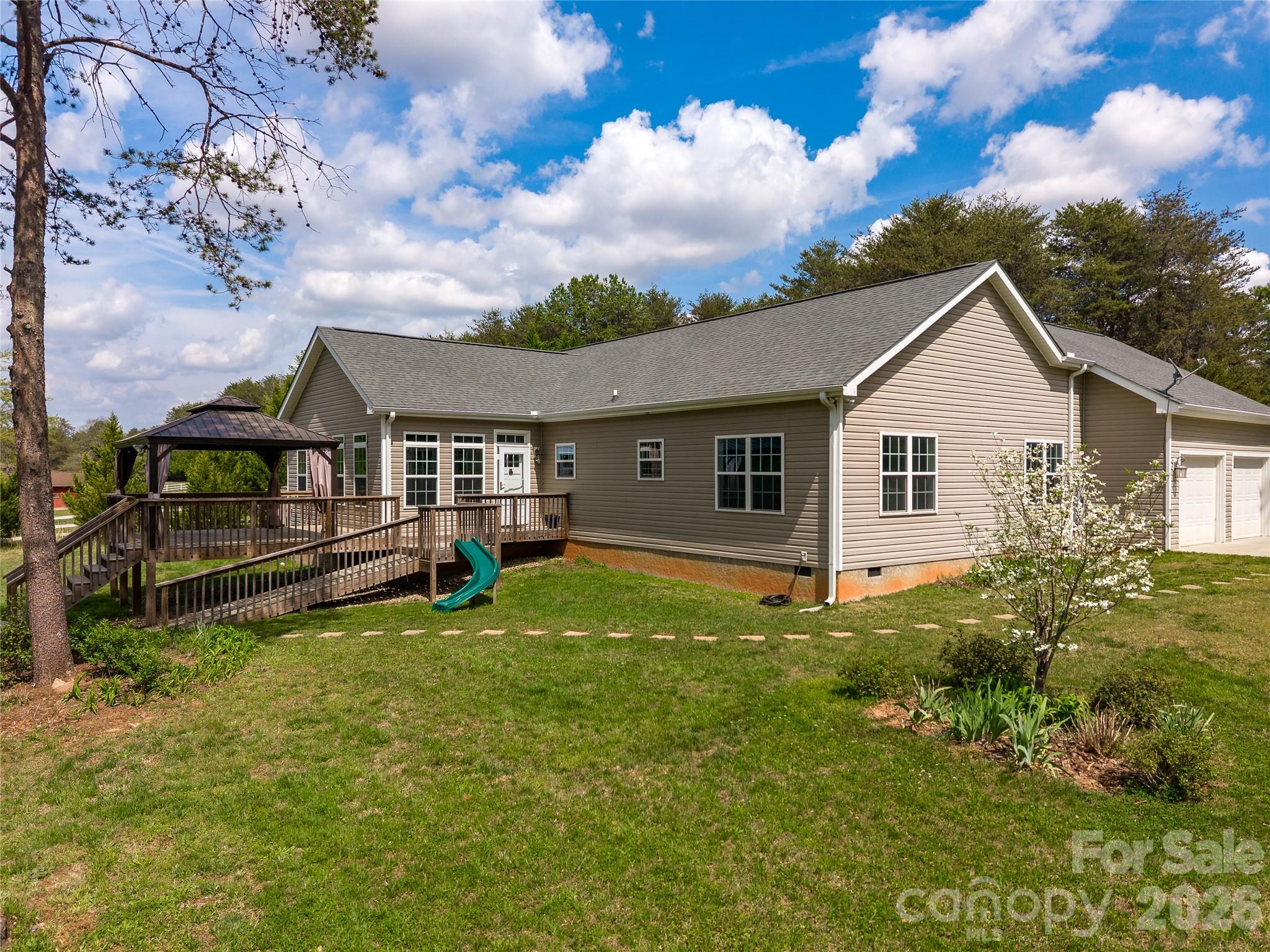 2500 S Blackstock Road Property Photo 5