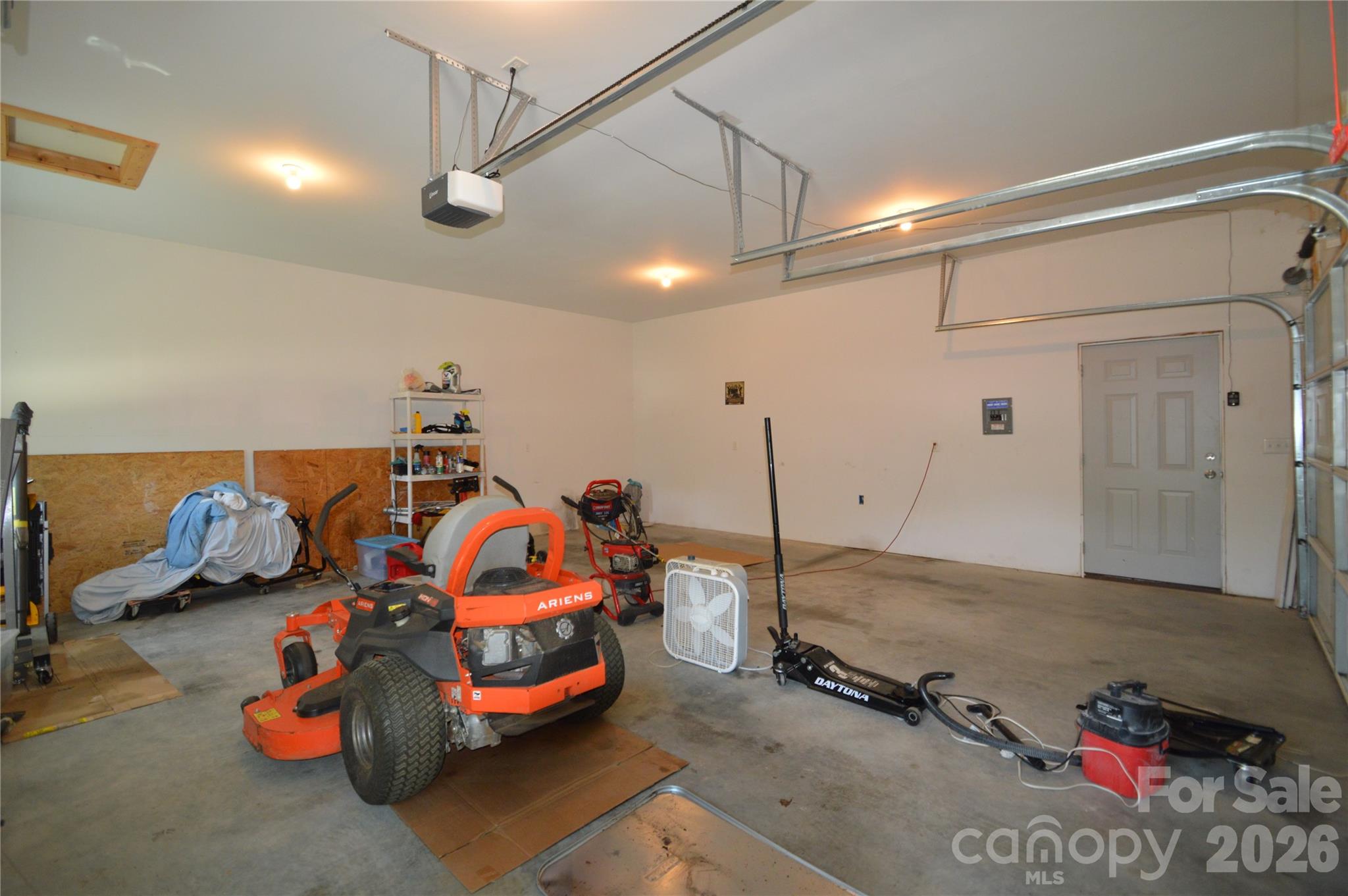 2500 S Blackstock Road Property Photo 40