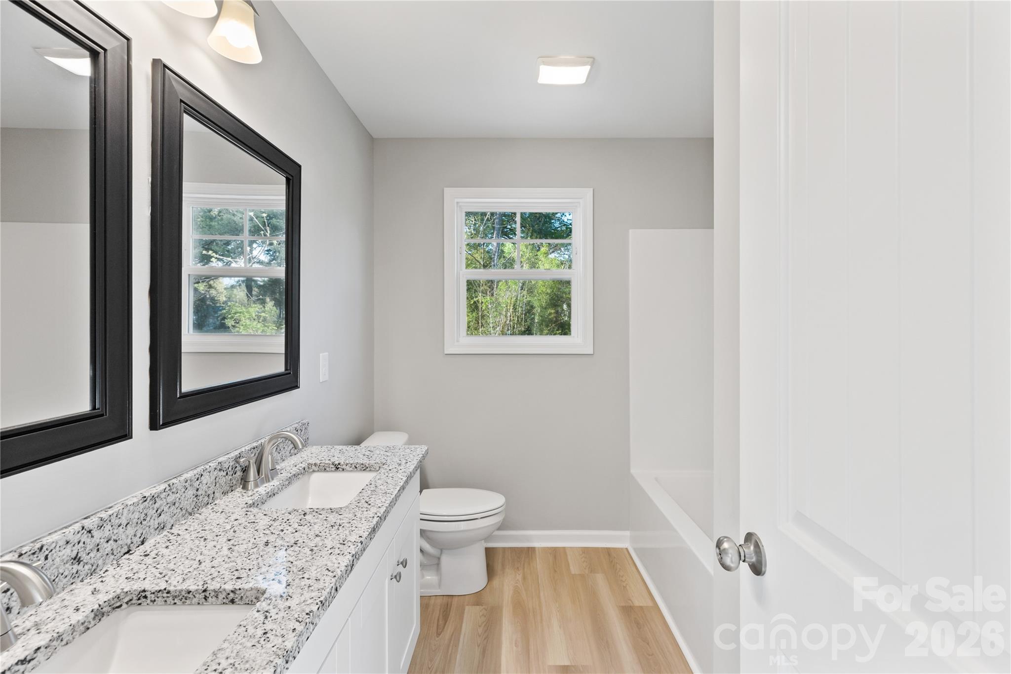 1021 E 10th Street Property Photo 16
