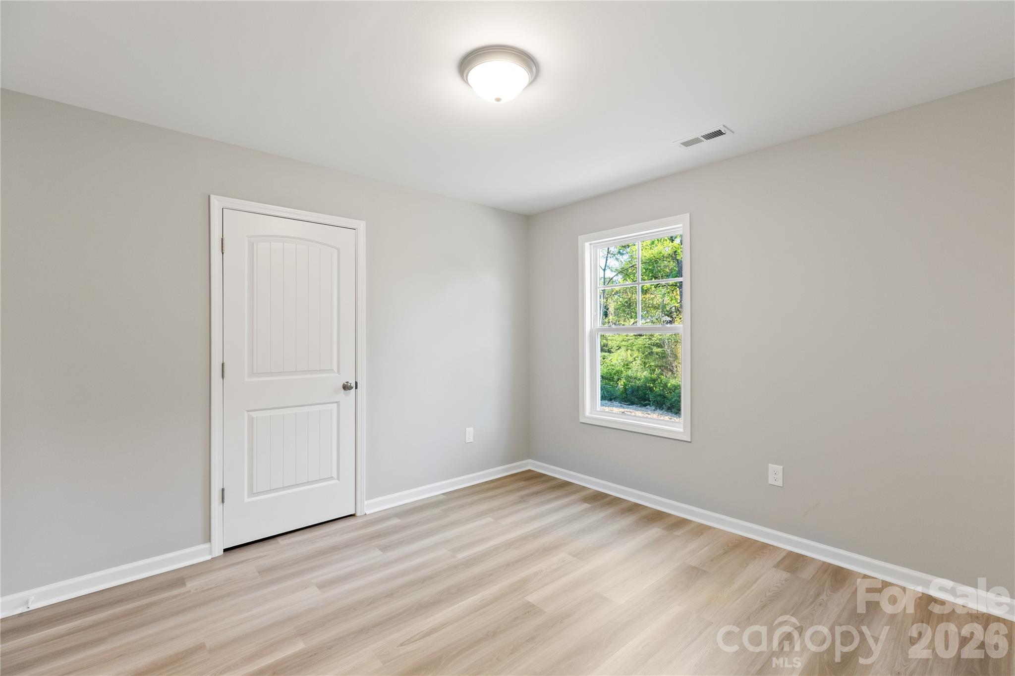 1021 E 10th Street Property Photo 20