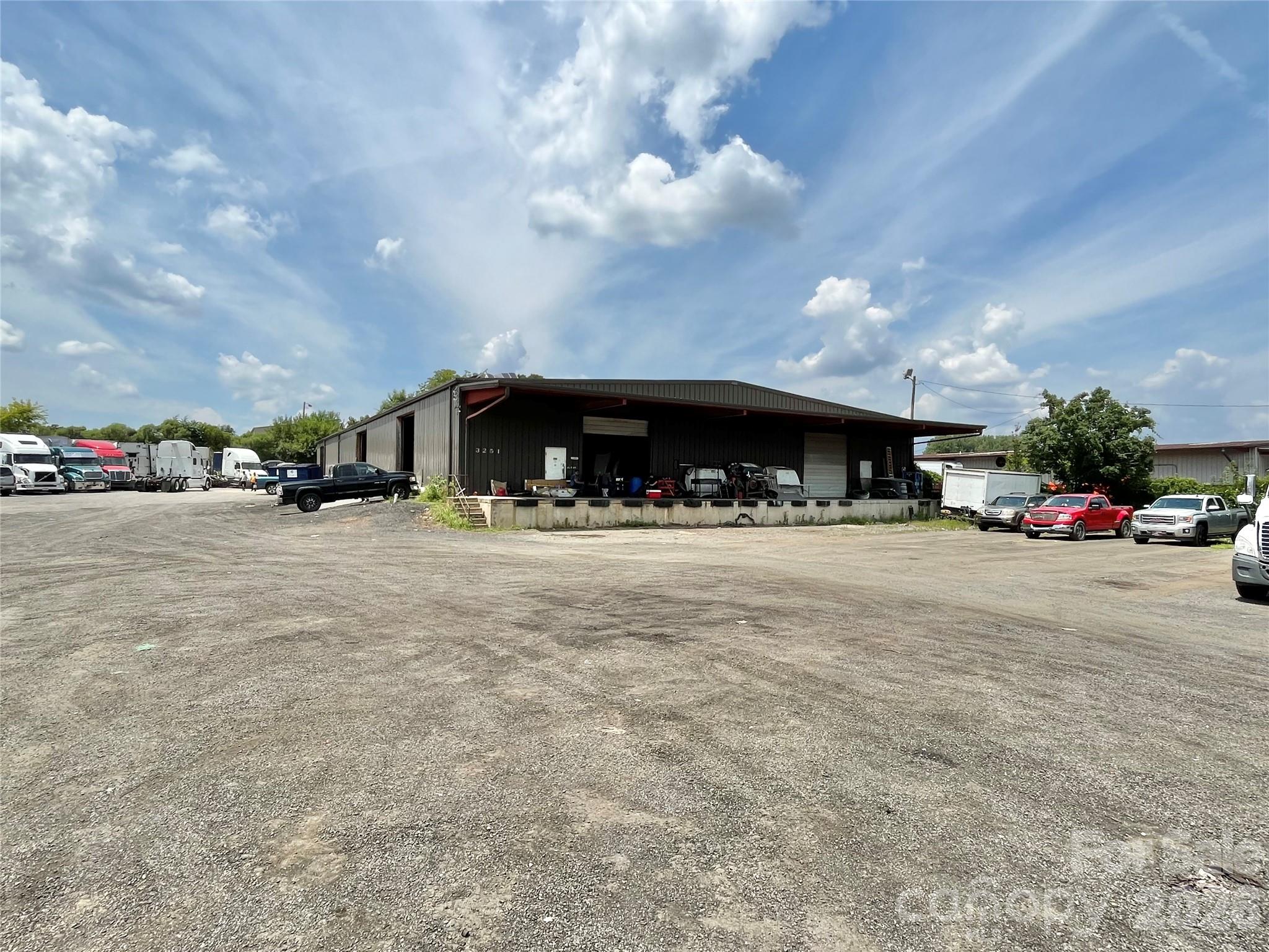 3251 Robinson Circle Property Photo 2