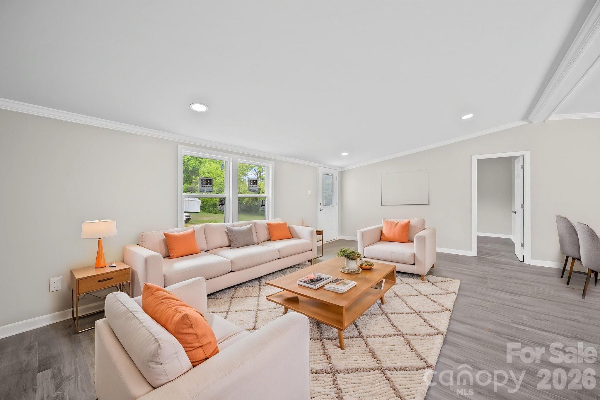 8592 Amanda Lane Property Photo 4