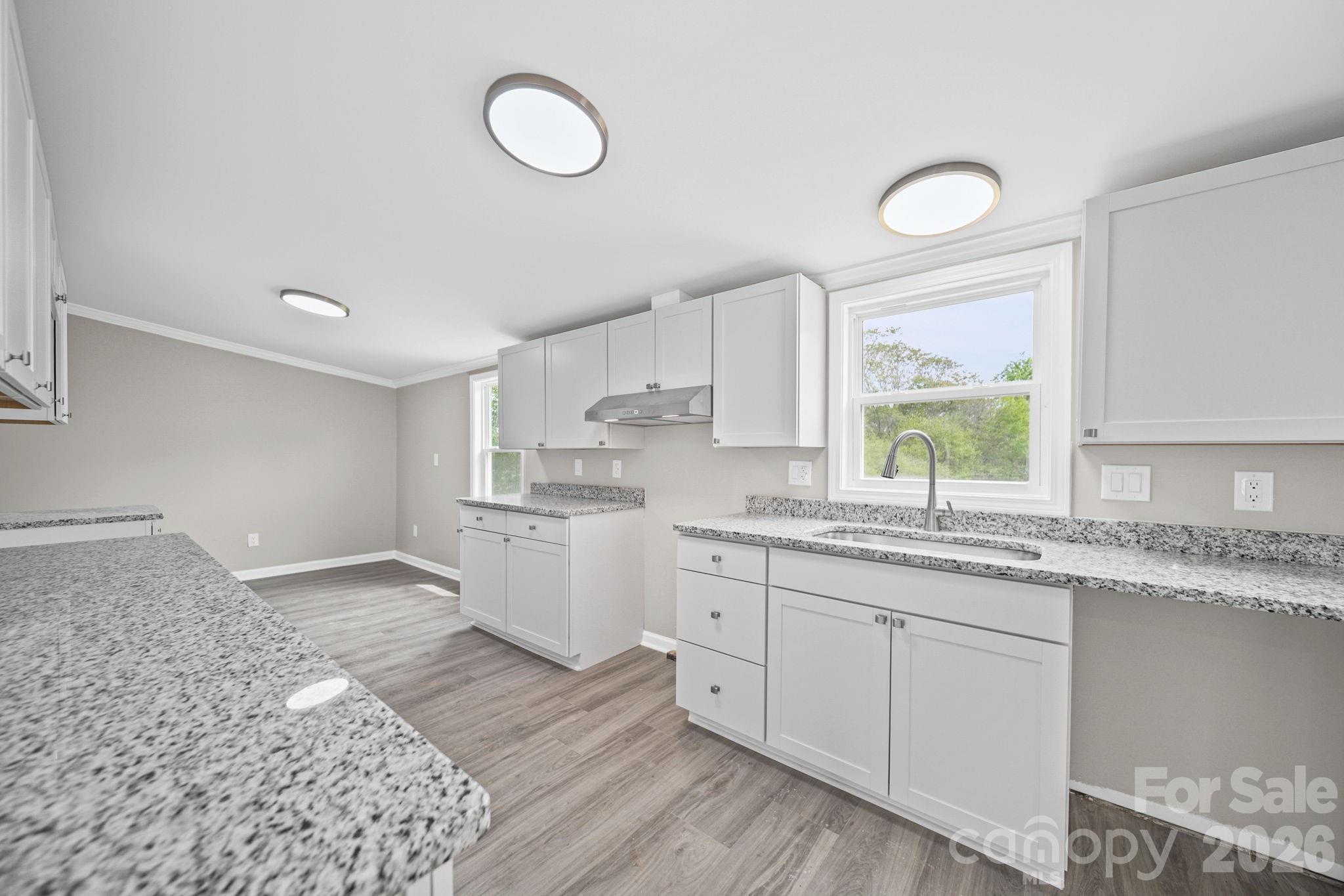 8592 Amanda Lane Property Photo 8
