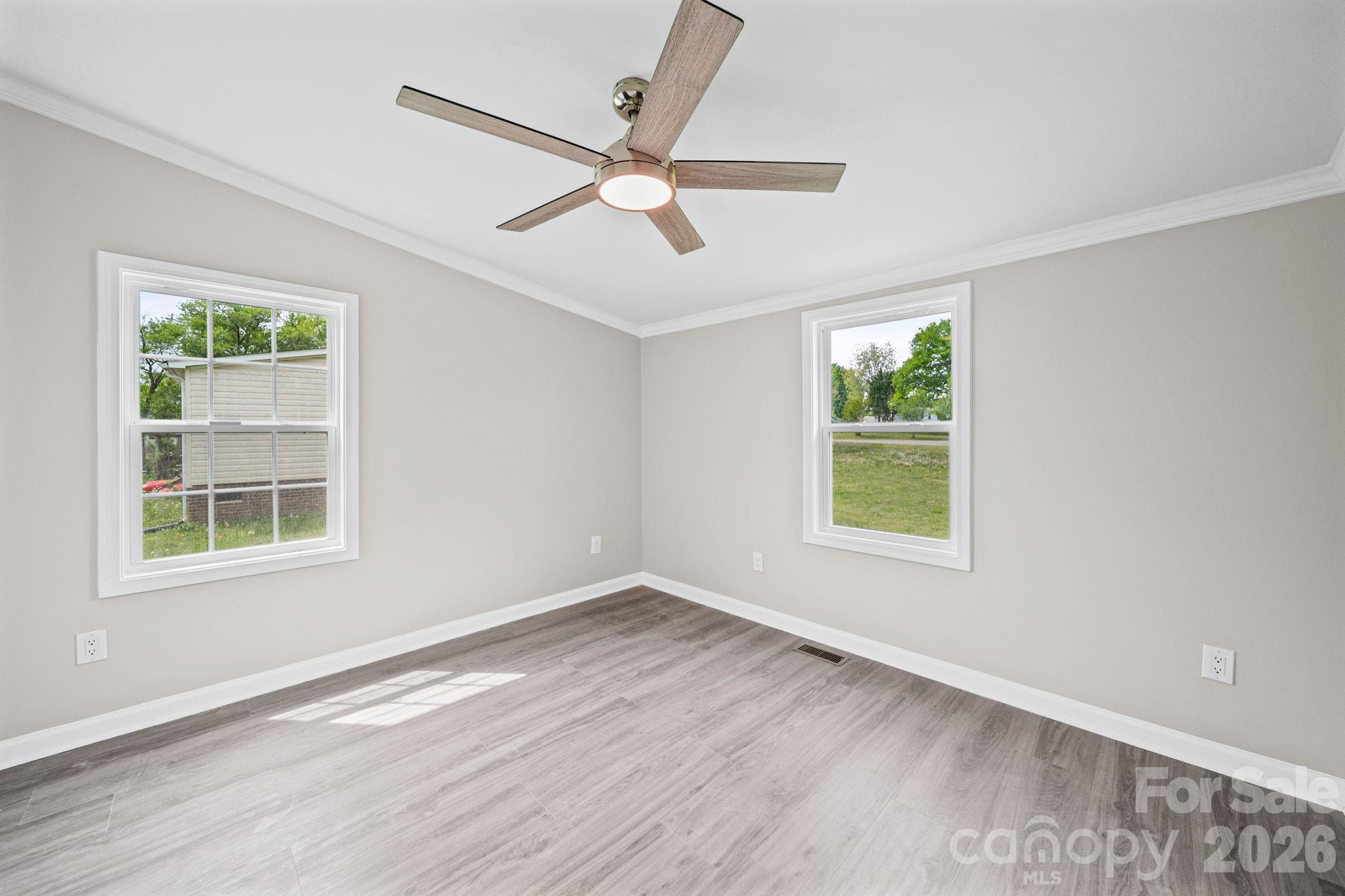8592 Amanda Lane Property Photo 11
