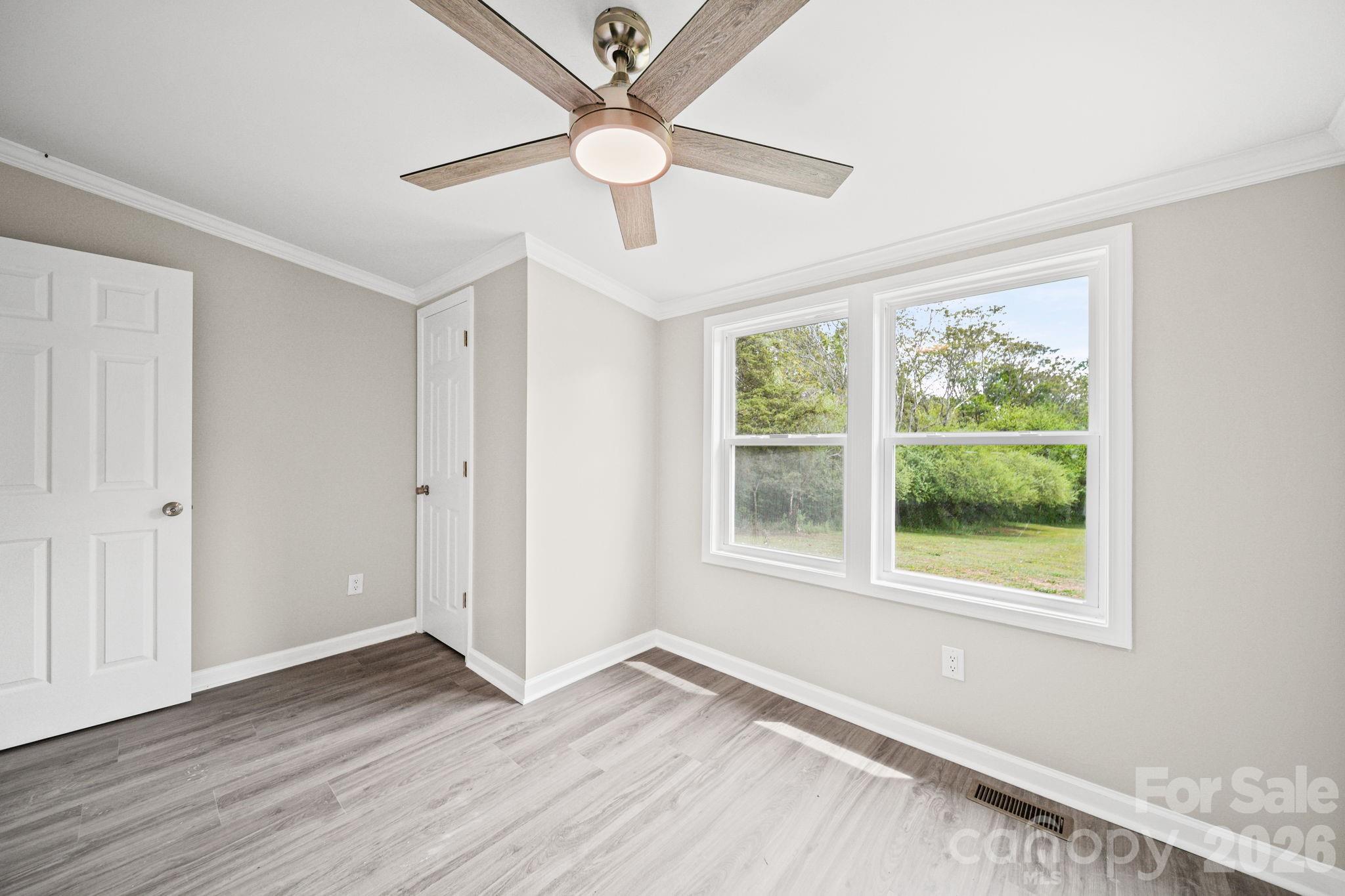 8592 Amanda Lane Property Photo 17
