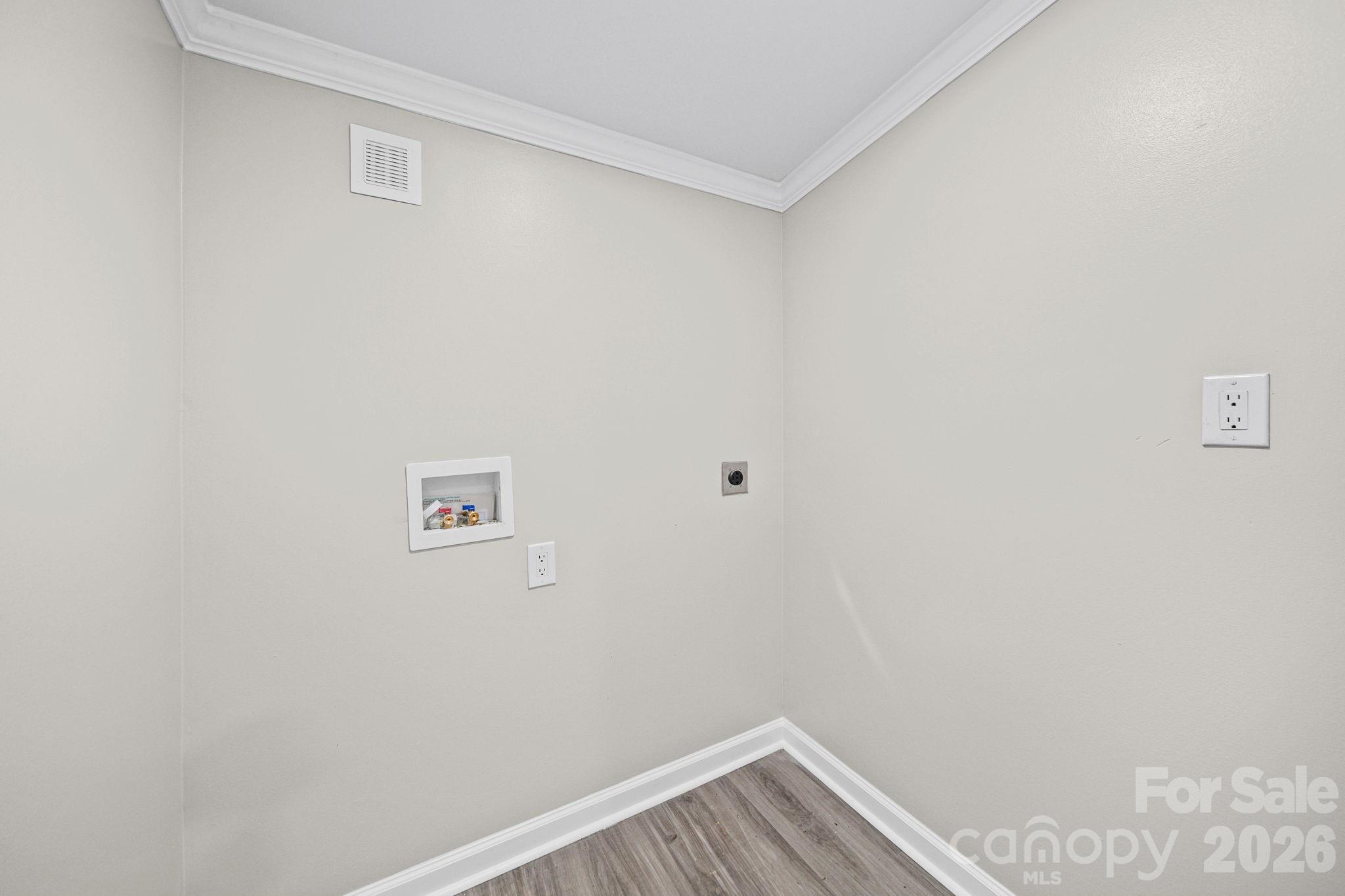 8592 Amanda Lane Property Photo 19
