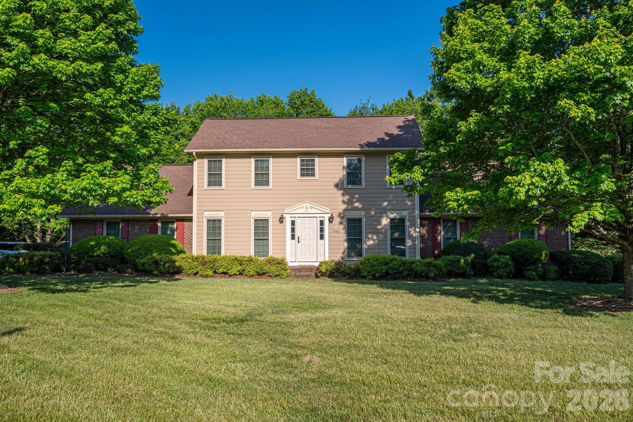 1520 Stableview Drive Property Photo 1
