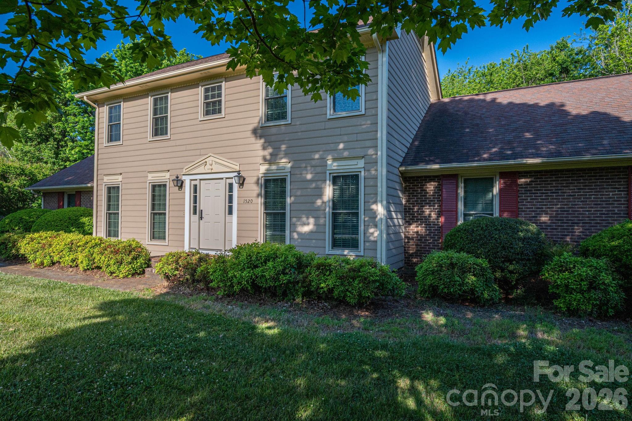 1520 Stableview Drive Property Photo 4