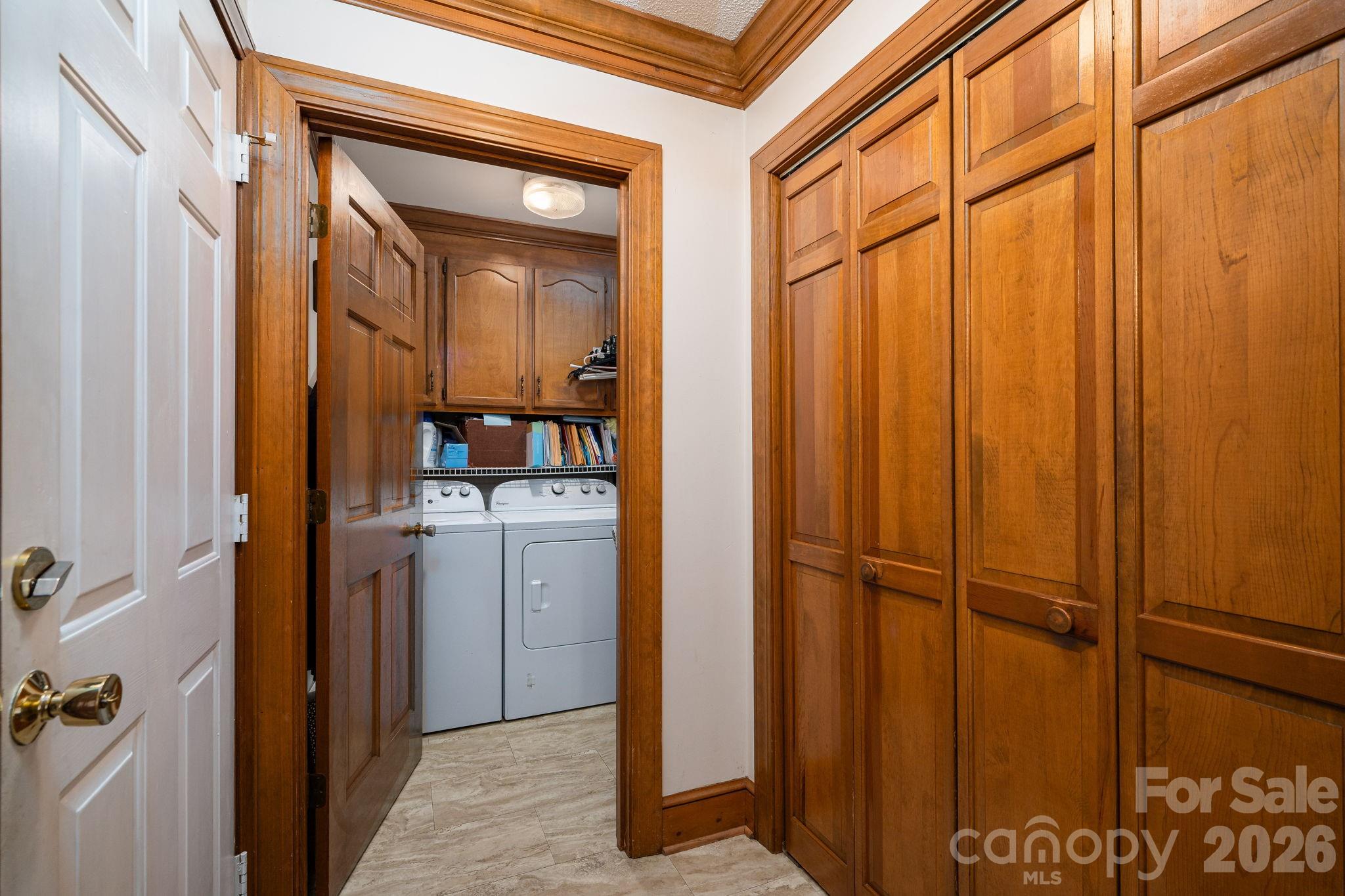 1520 Stableview Drive Property Photo 17