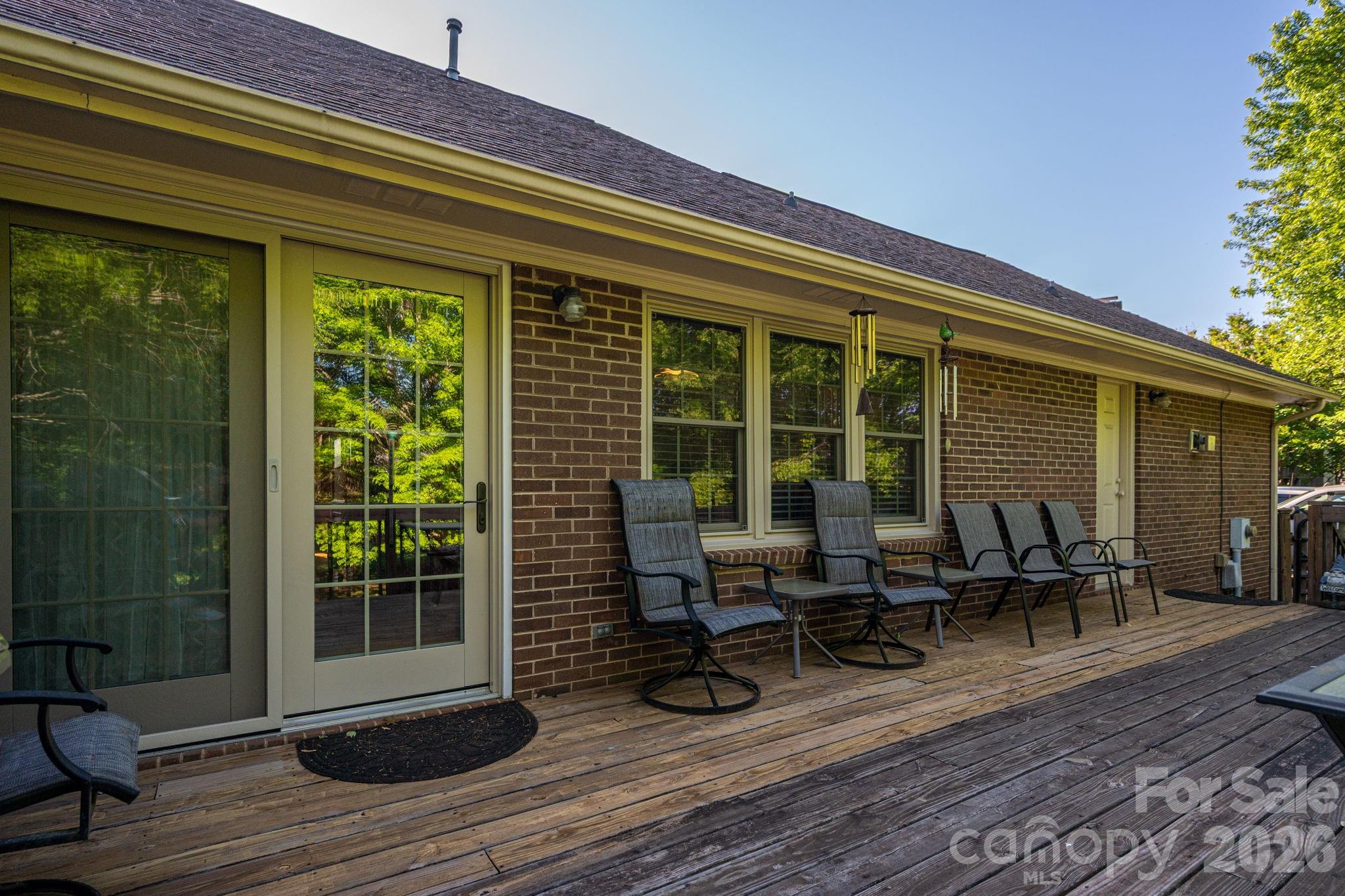 1520 Stableview Drive Property Photo 35