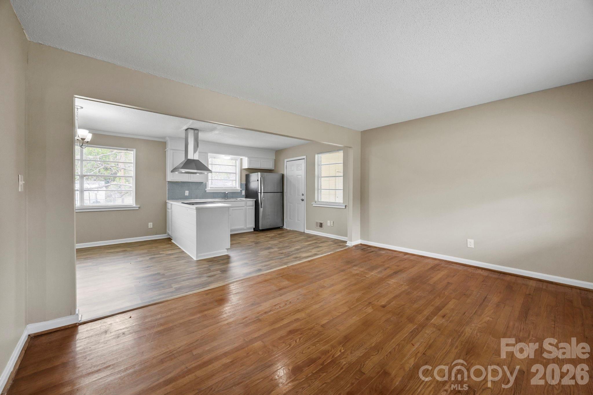 219 Dixon Drive Property Photo 3