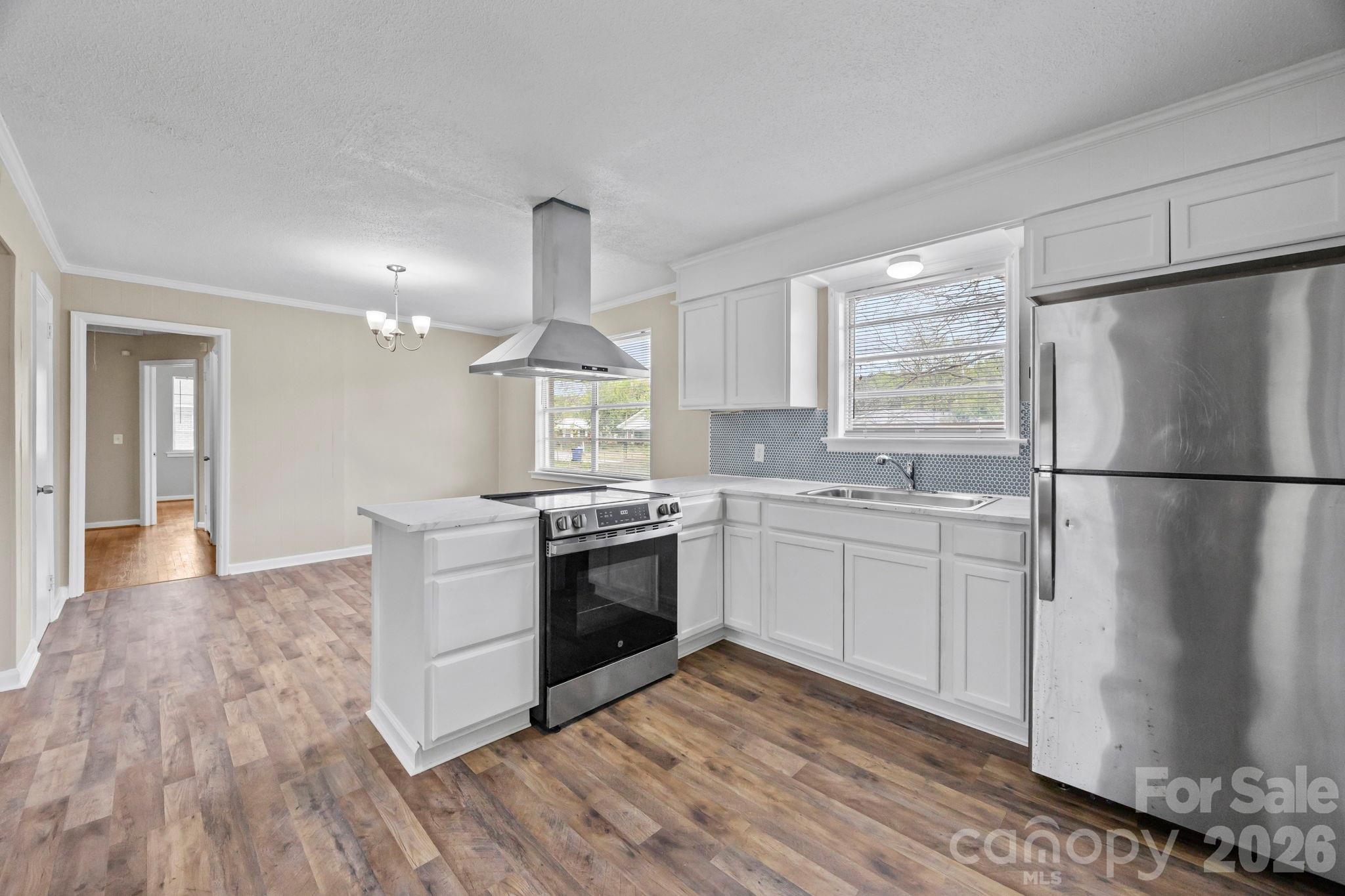 219 Dixon Drive Property Photo 6