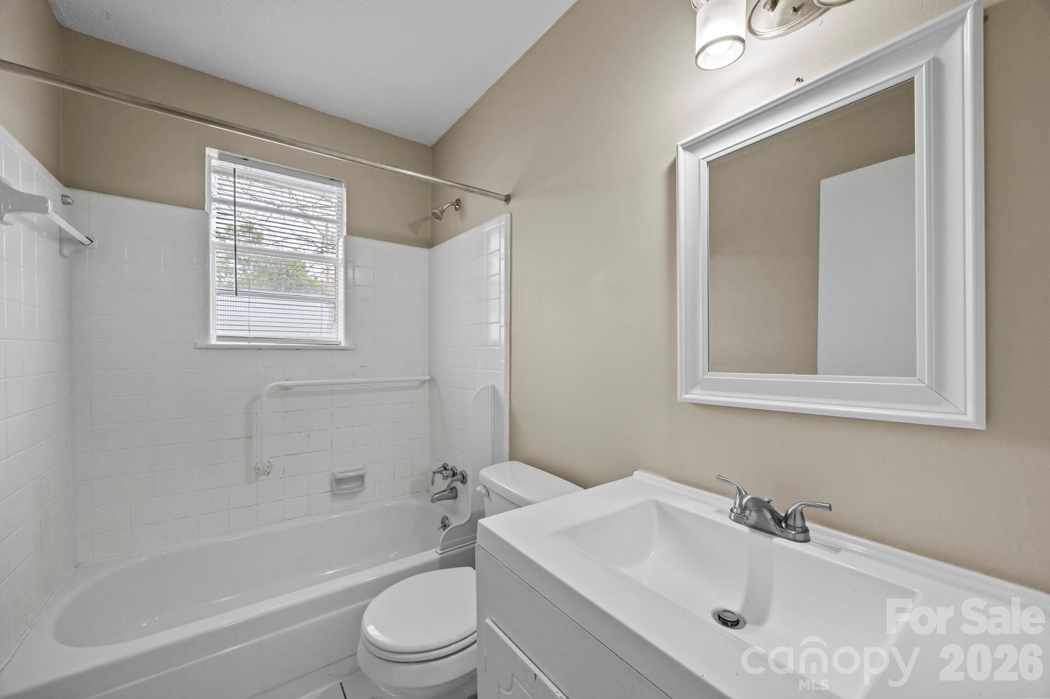 219 Dixon Drive Property Photo 8