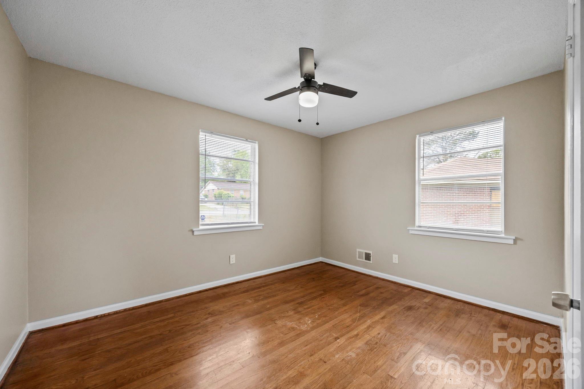 219 Dixon Drive Property Photo 9
