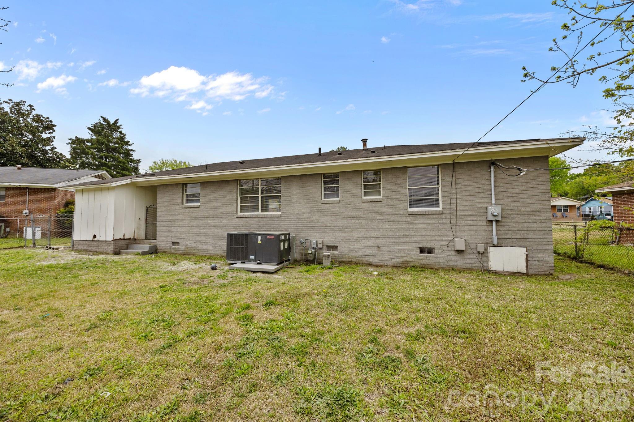219 Dixon Drive Property Photo 12