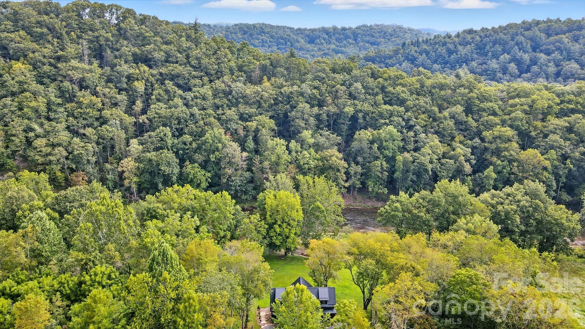 727 Riverwind Drive Property Photo 4