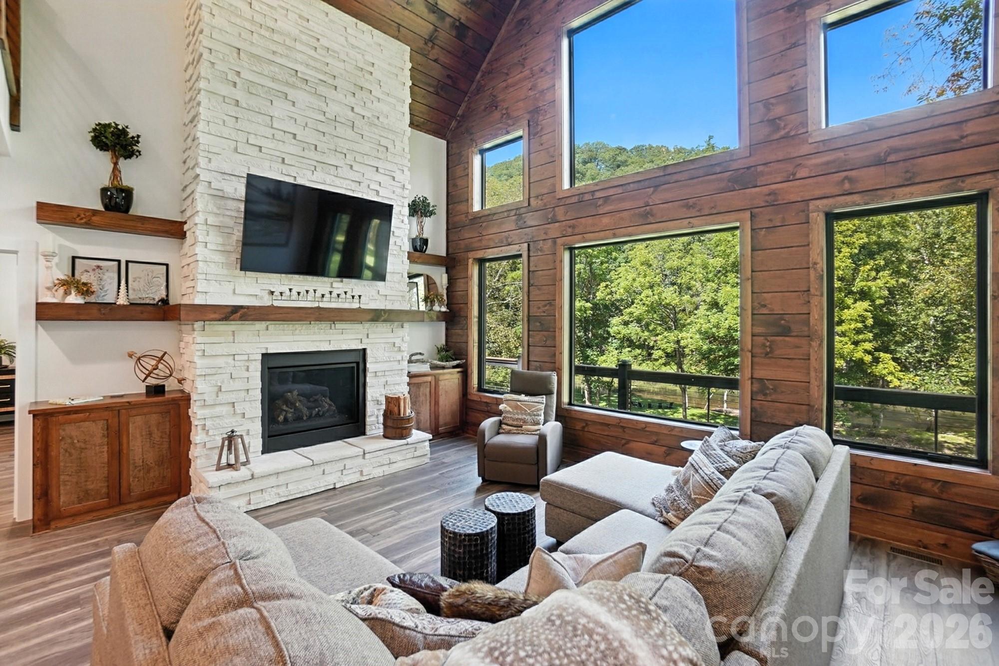 727 Riverwind Drive Property Photo 8