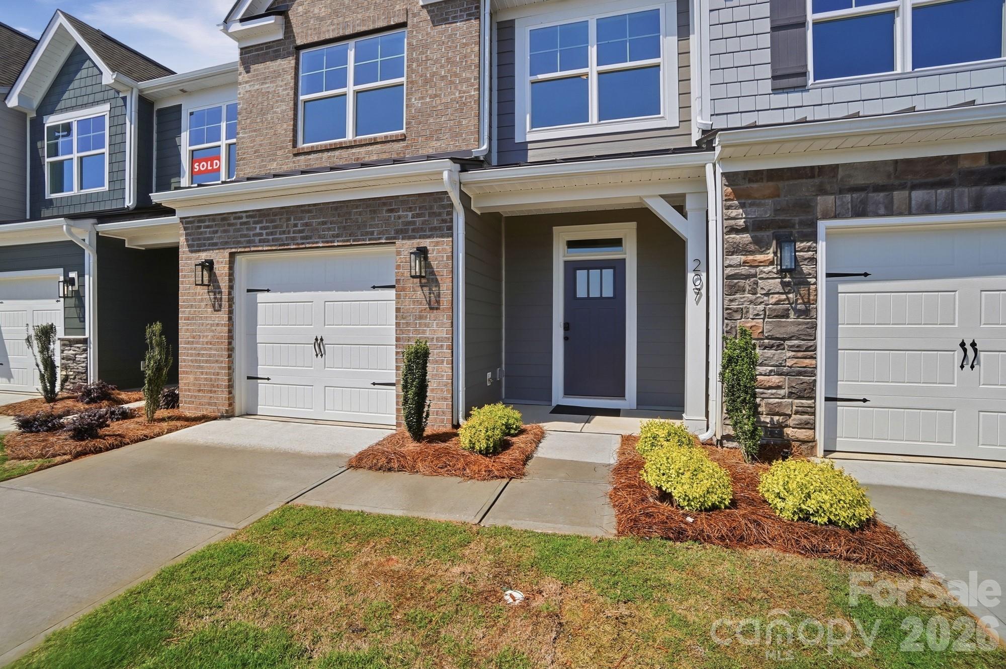 207 Viburnum Road Property Photo 2