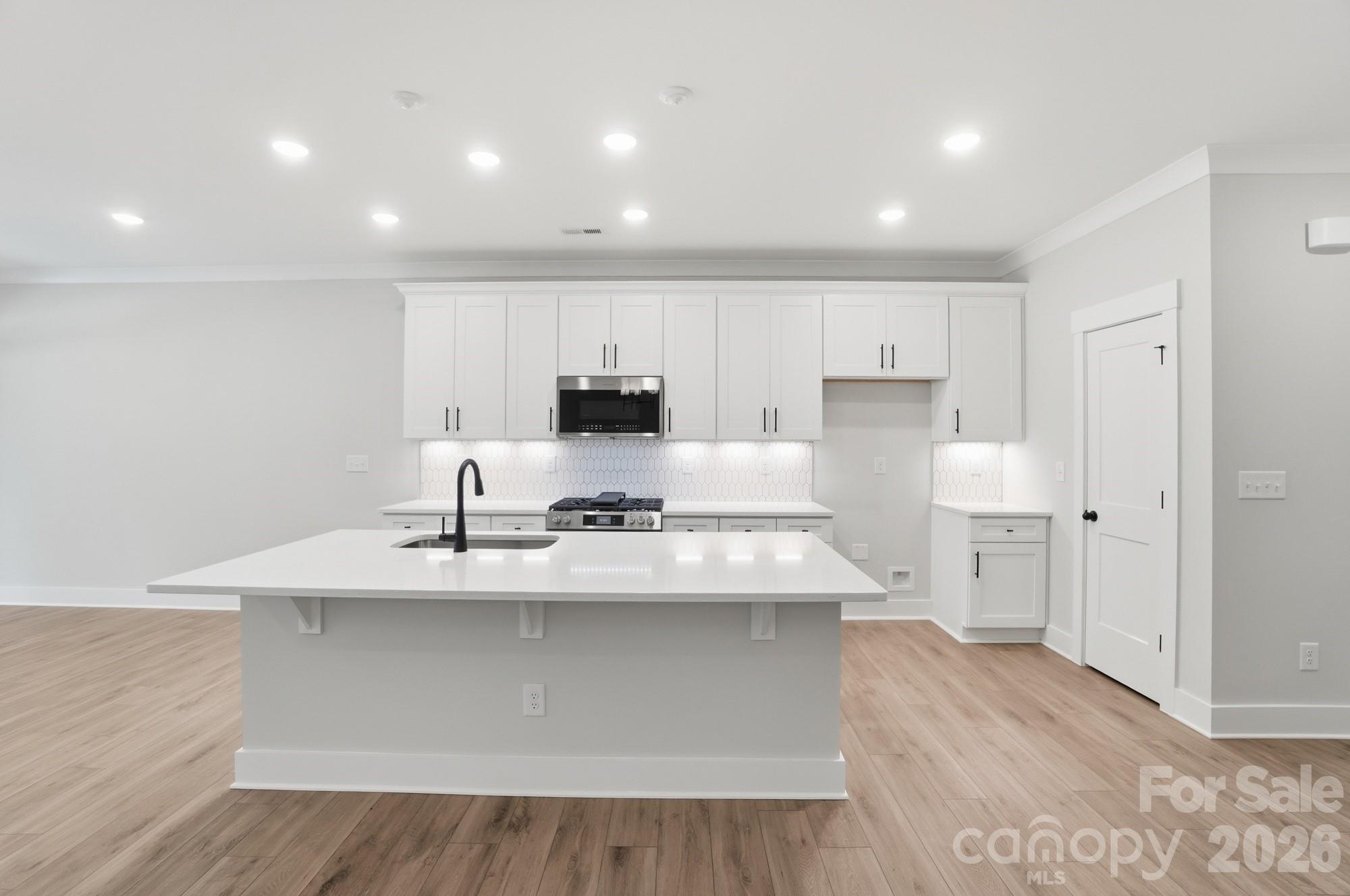 207 Viburnum Road Property Photo 9