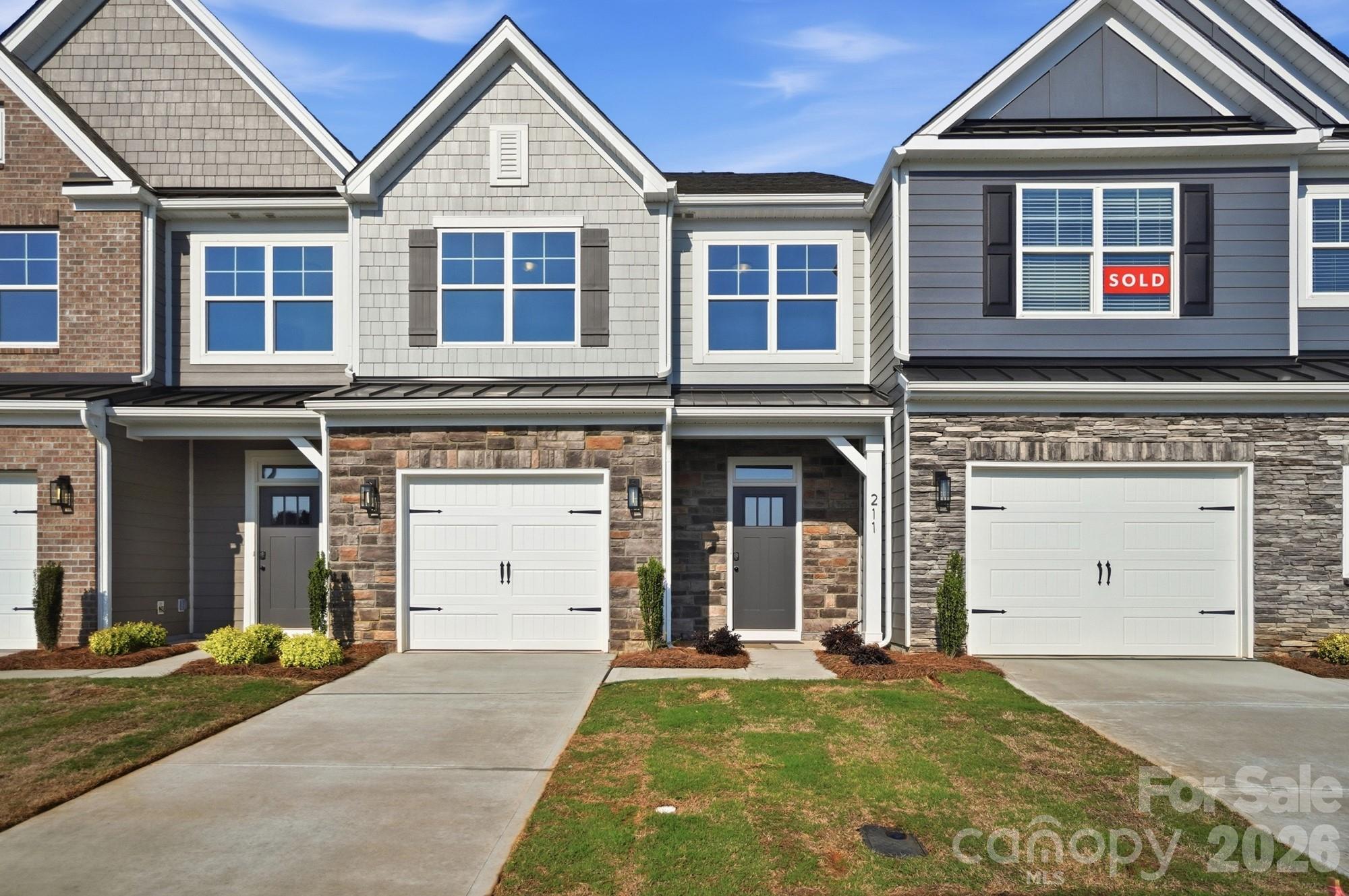 211 Viburnum Road Property Photo 1