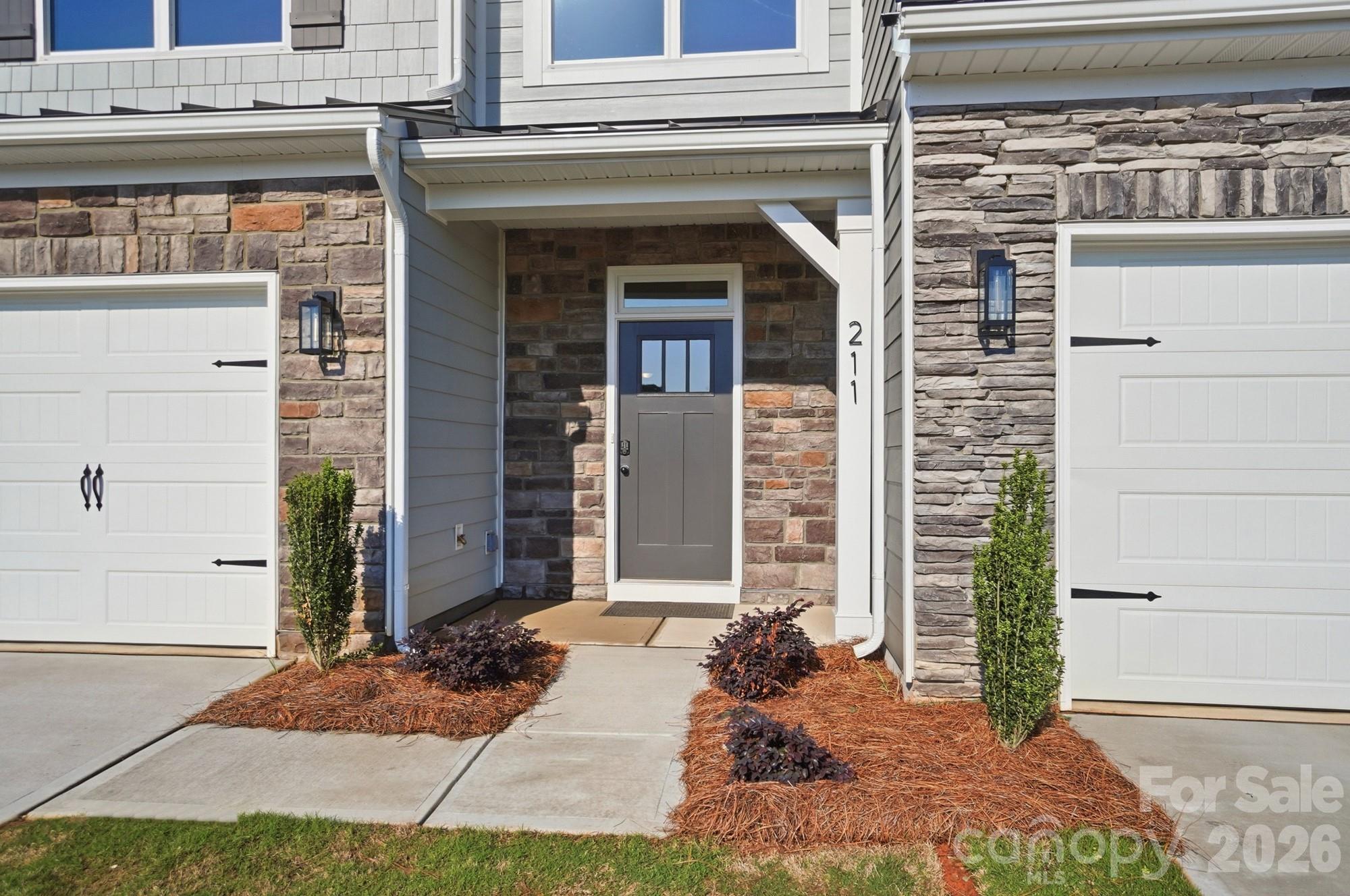 211 Viburnum Road Property Photo 2