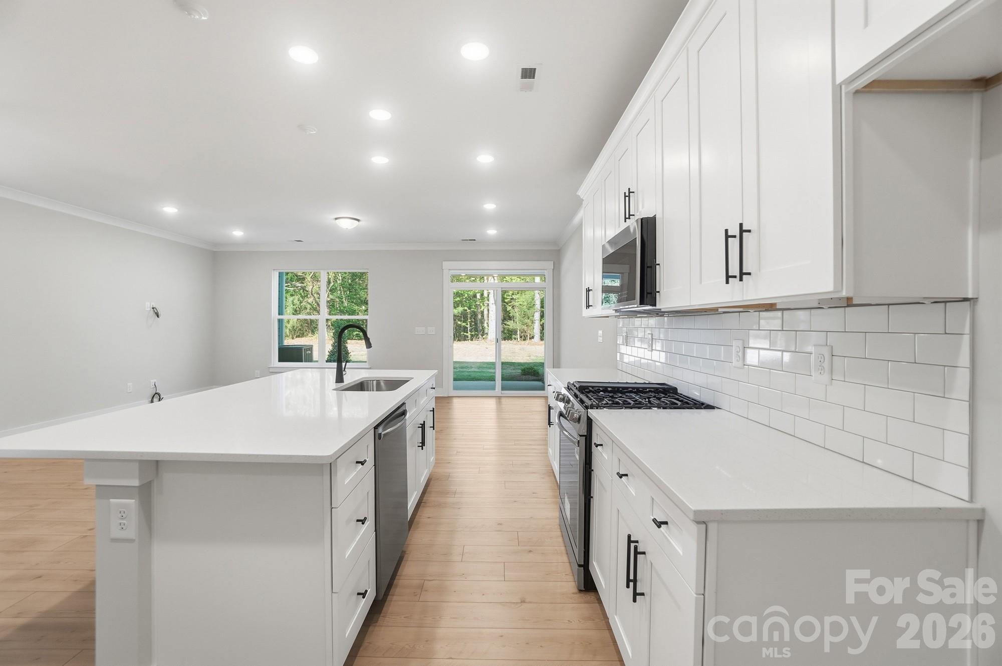 211 Viburnum Road Property Photo 9