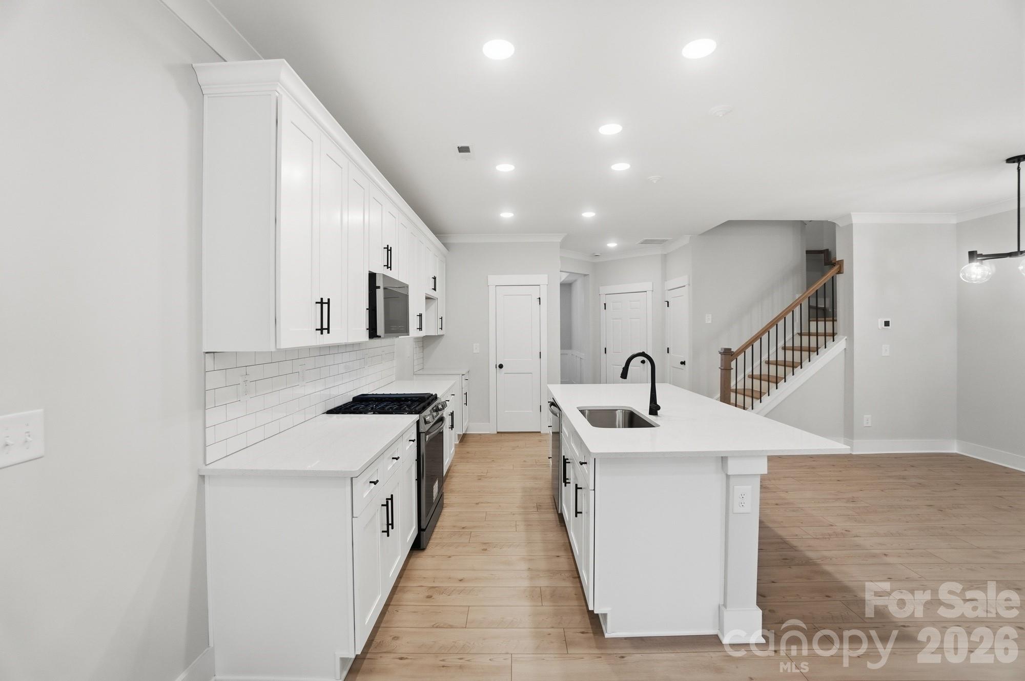 211 Viburnum Road Property Photo 12