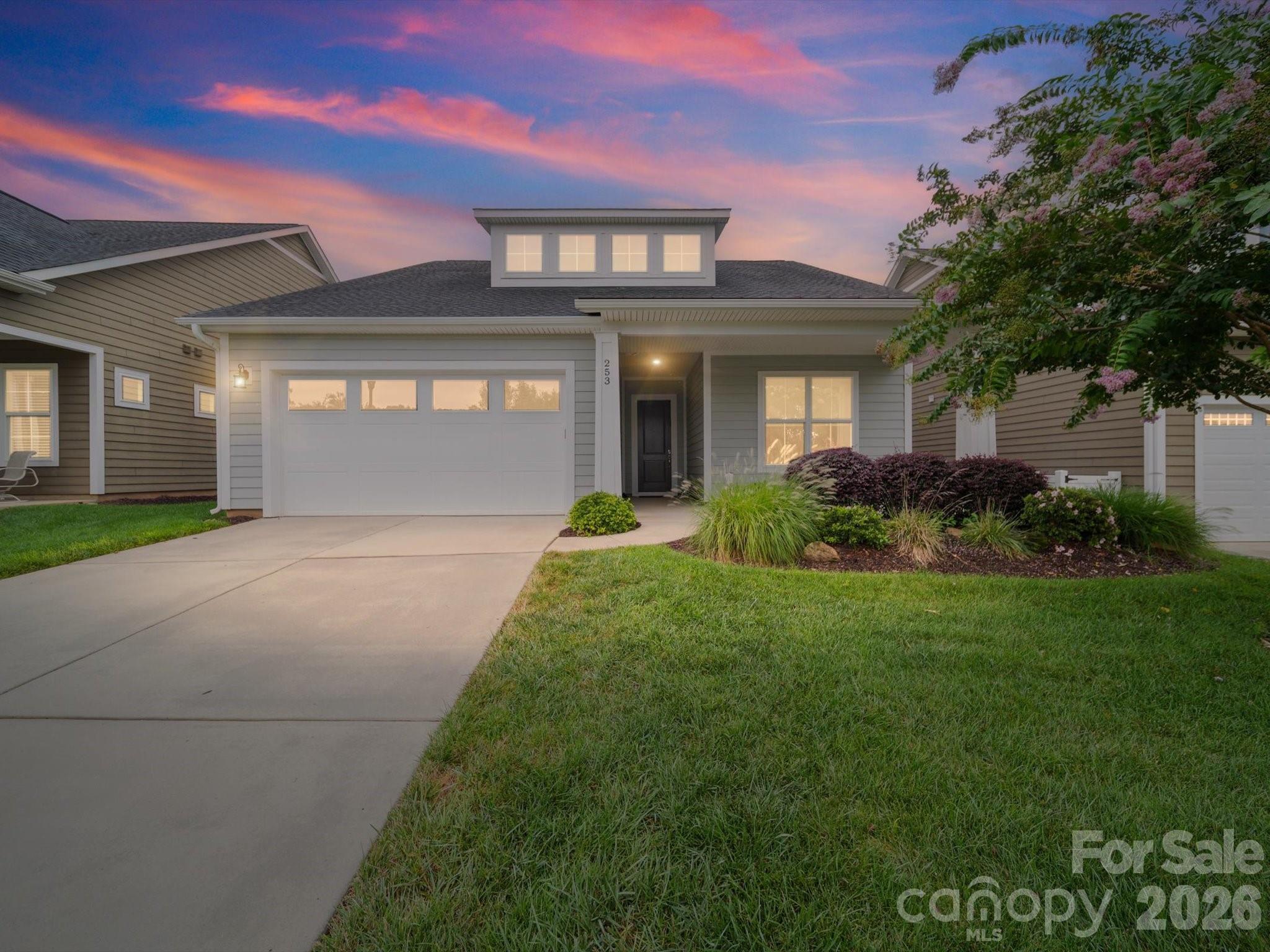 253 Stone Mountain Way Property Photo 2