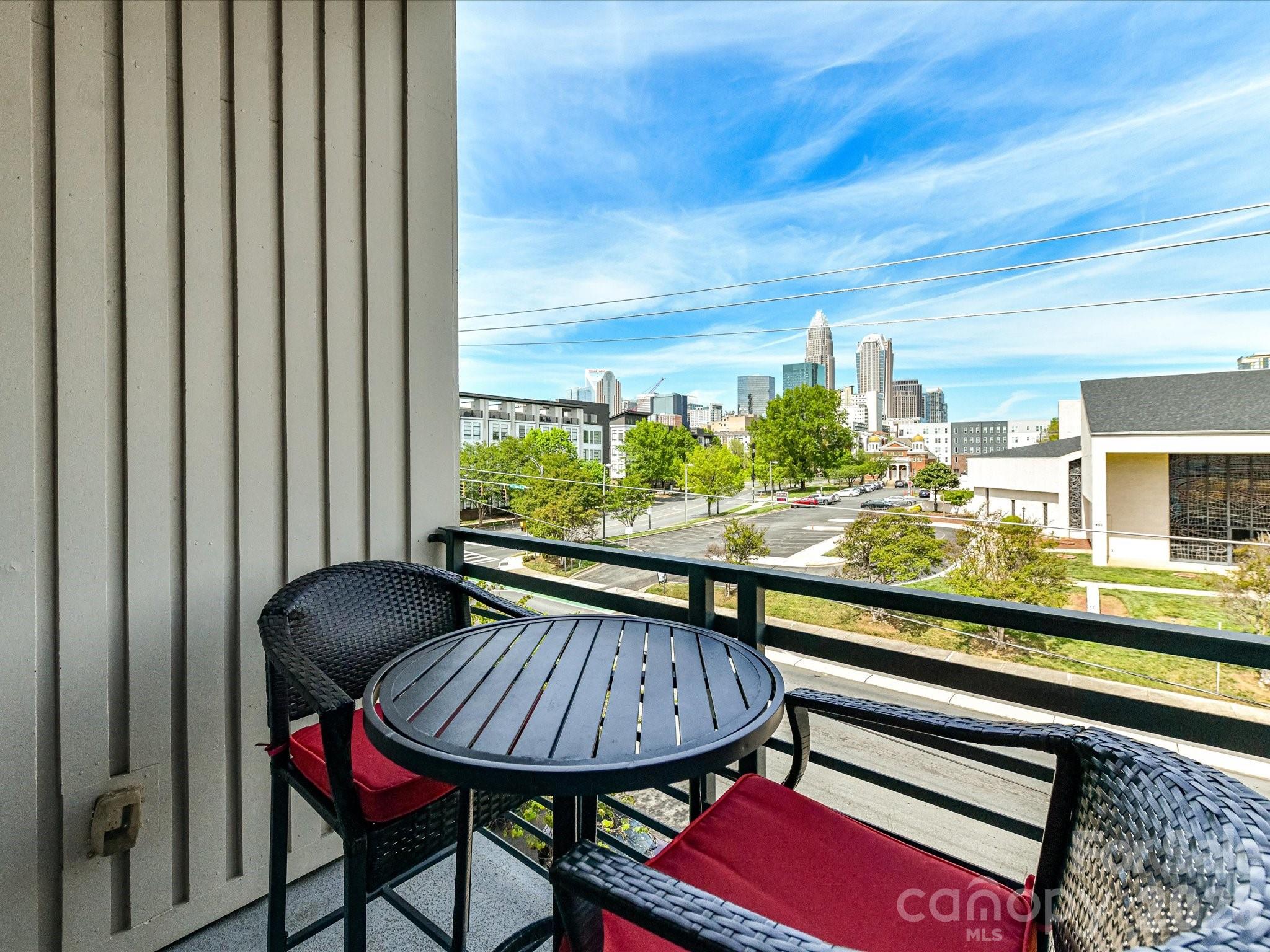 420 N Mcdowell Street Property Photo 1