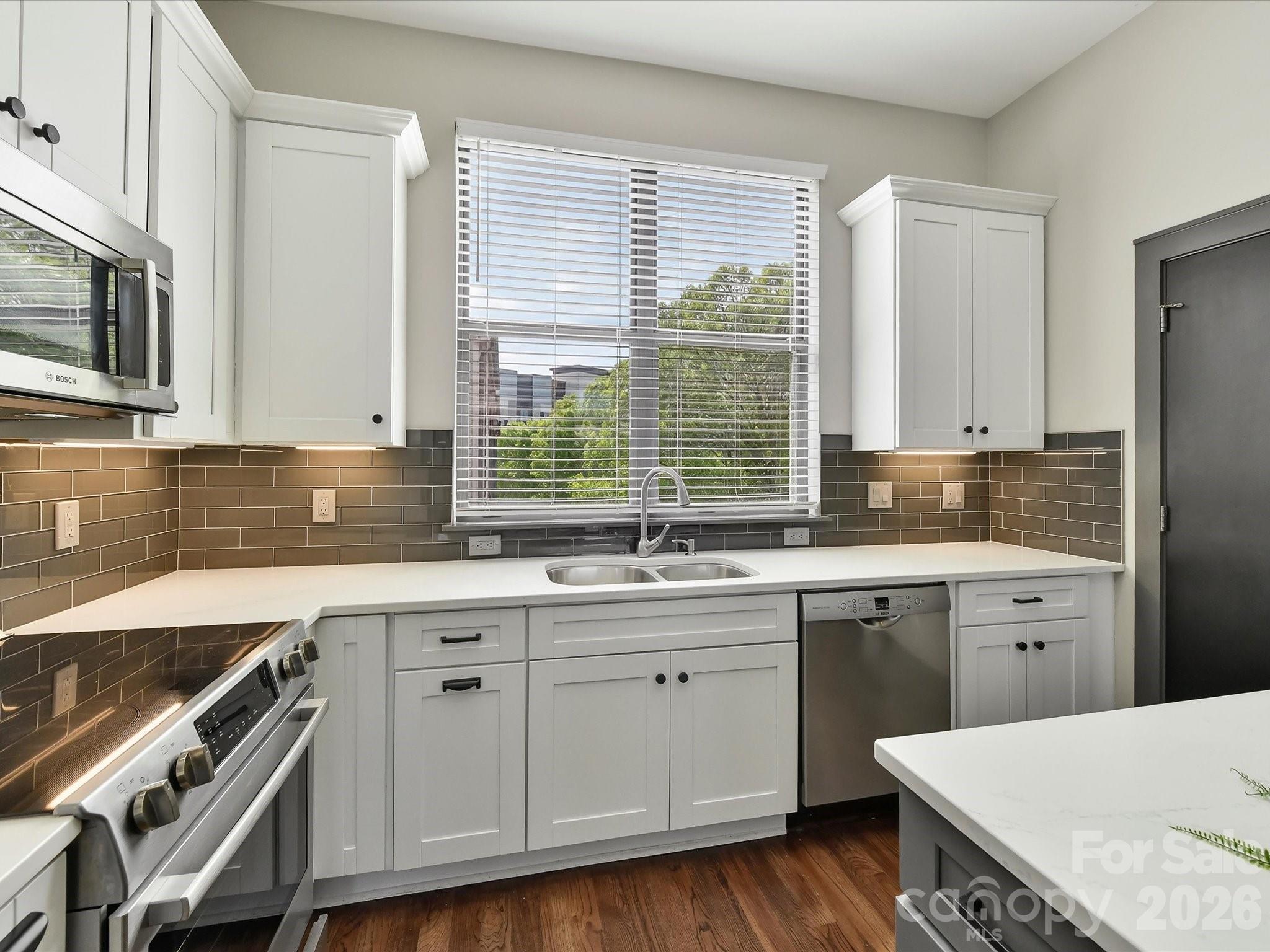 420 N Mcdowell Street Property Photo 10