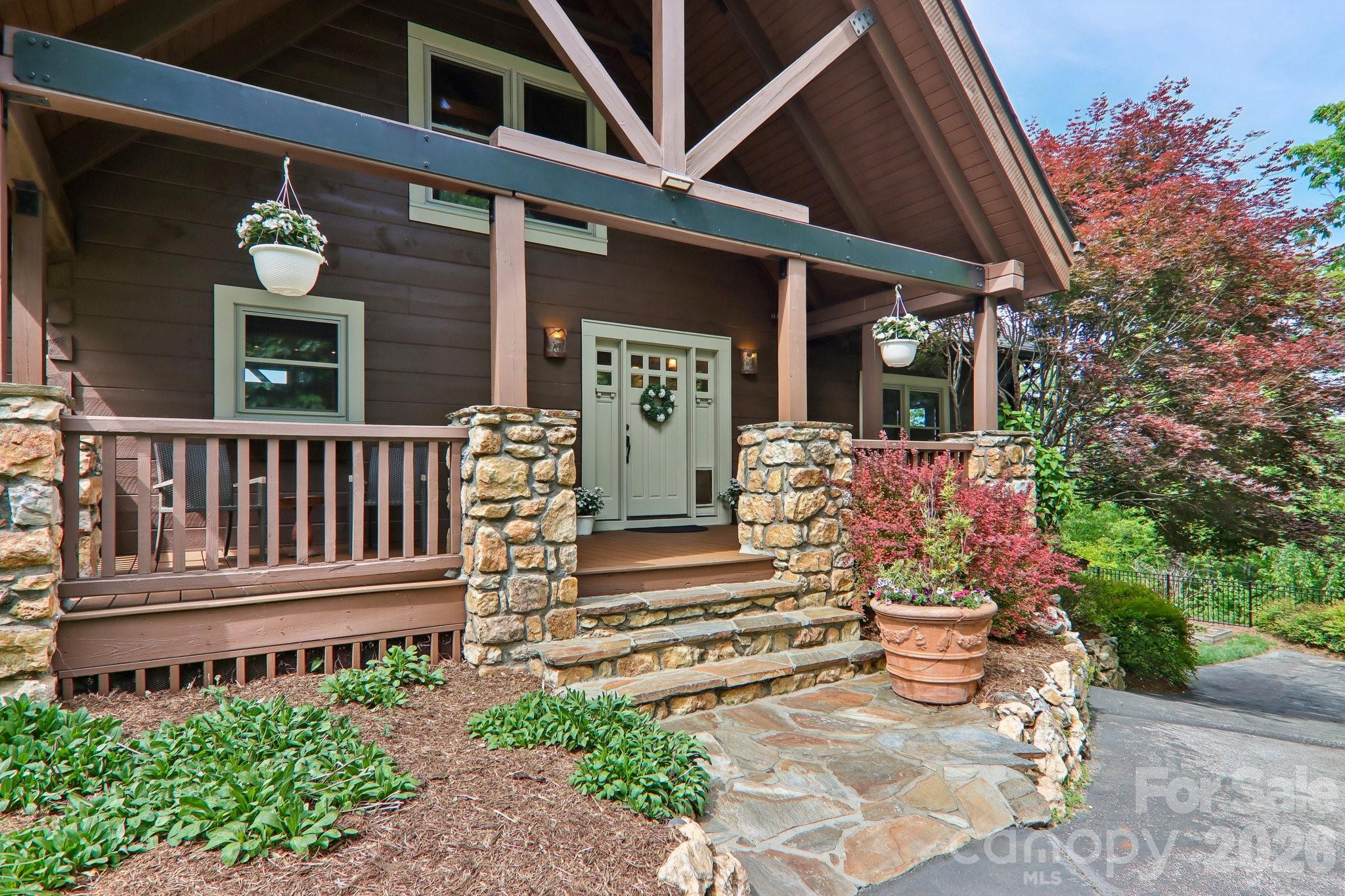1072 Corsica Lane Property Photo 4