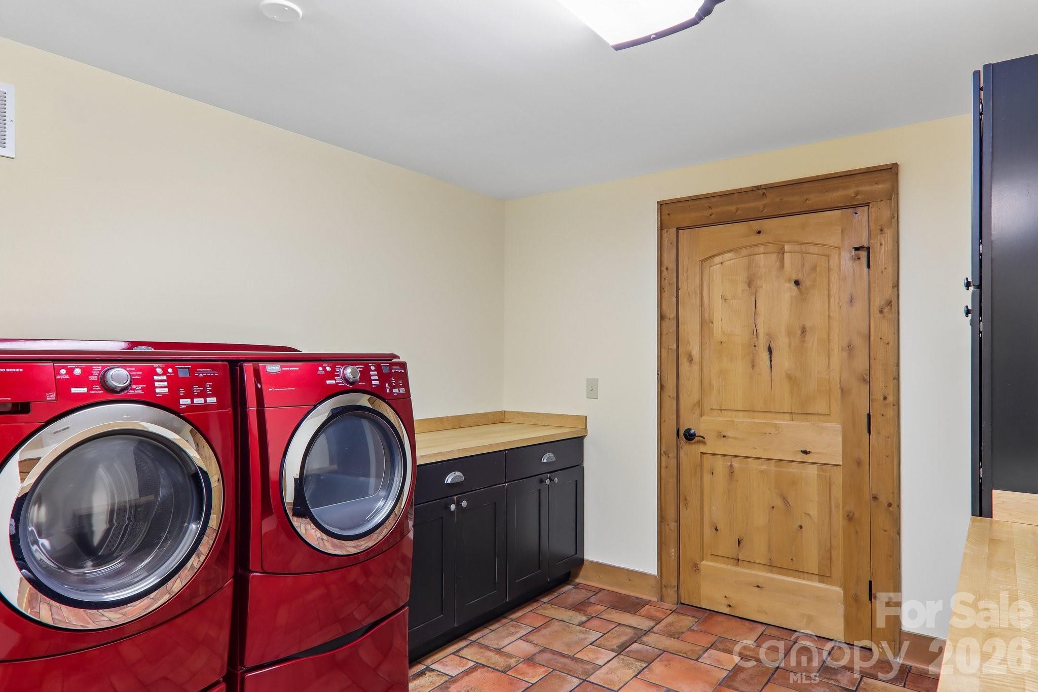 1072 Corsica Lane Property Photo 34