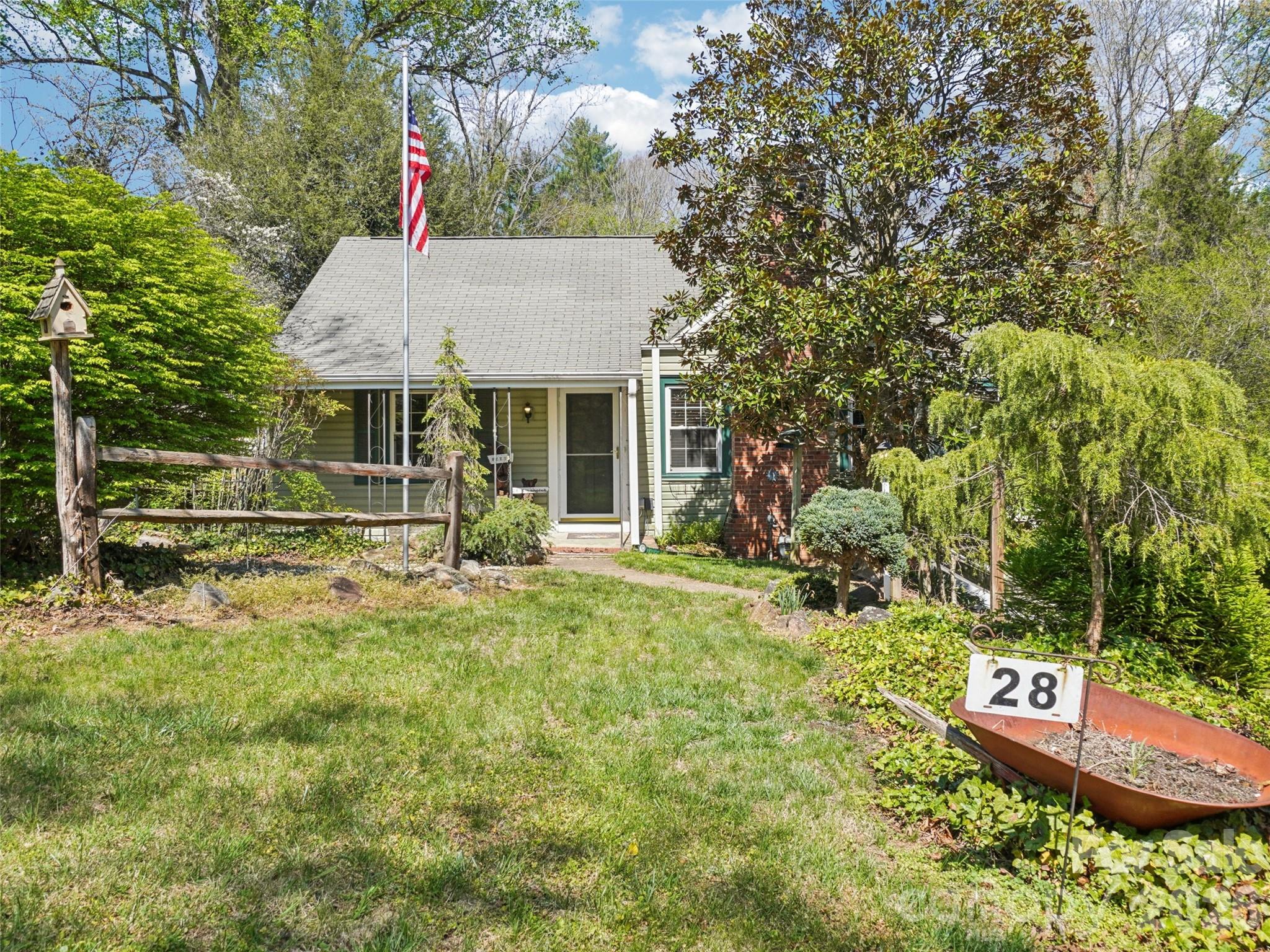 28 Kensington Drive Property Photo 1