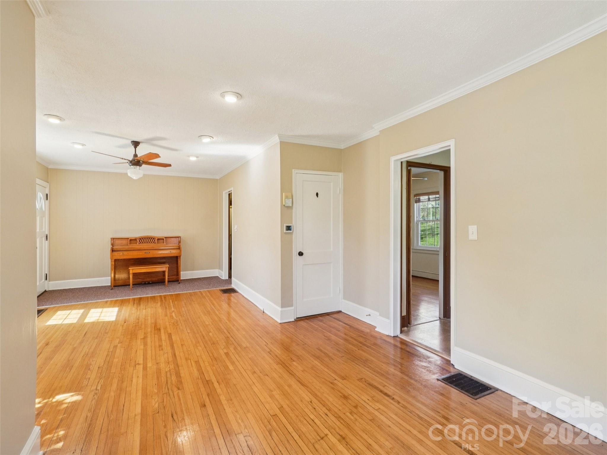 28 Kensington Drive Property Photo 11