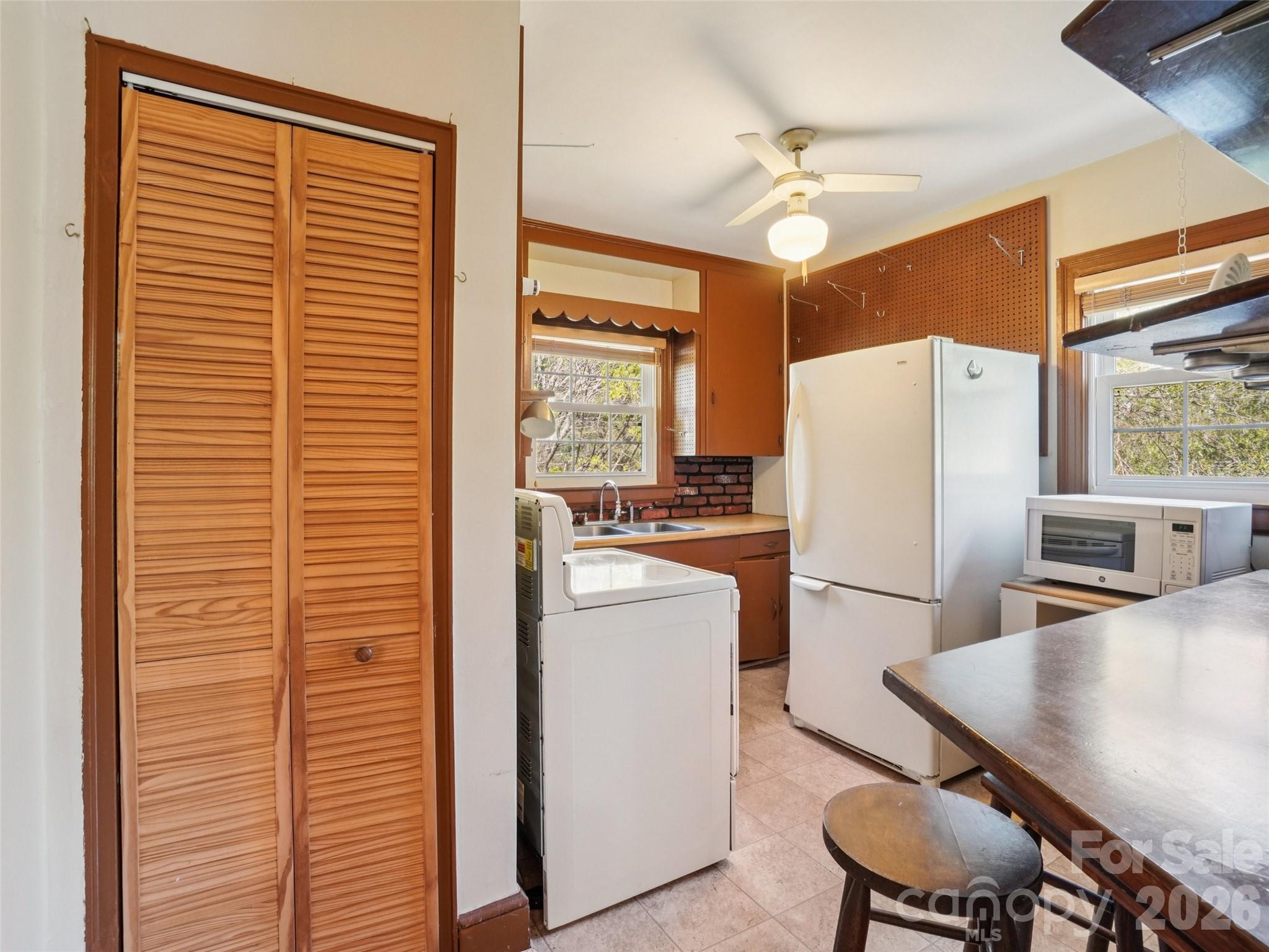 28 Kensington Drive Property Photo 12