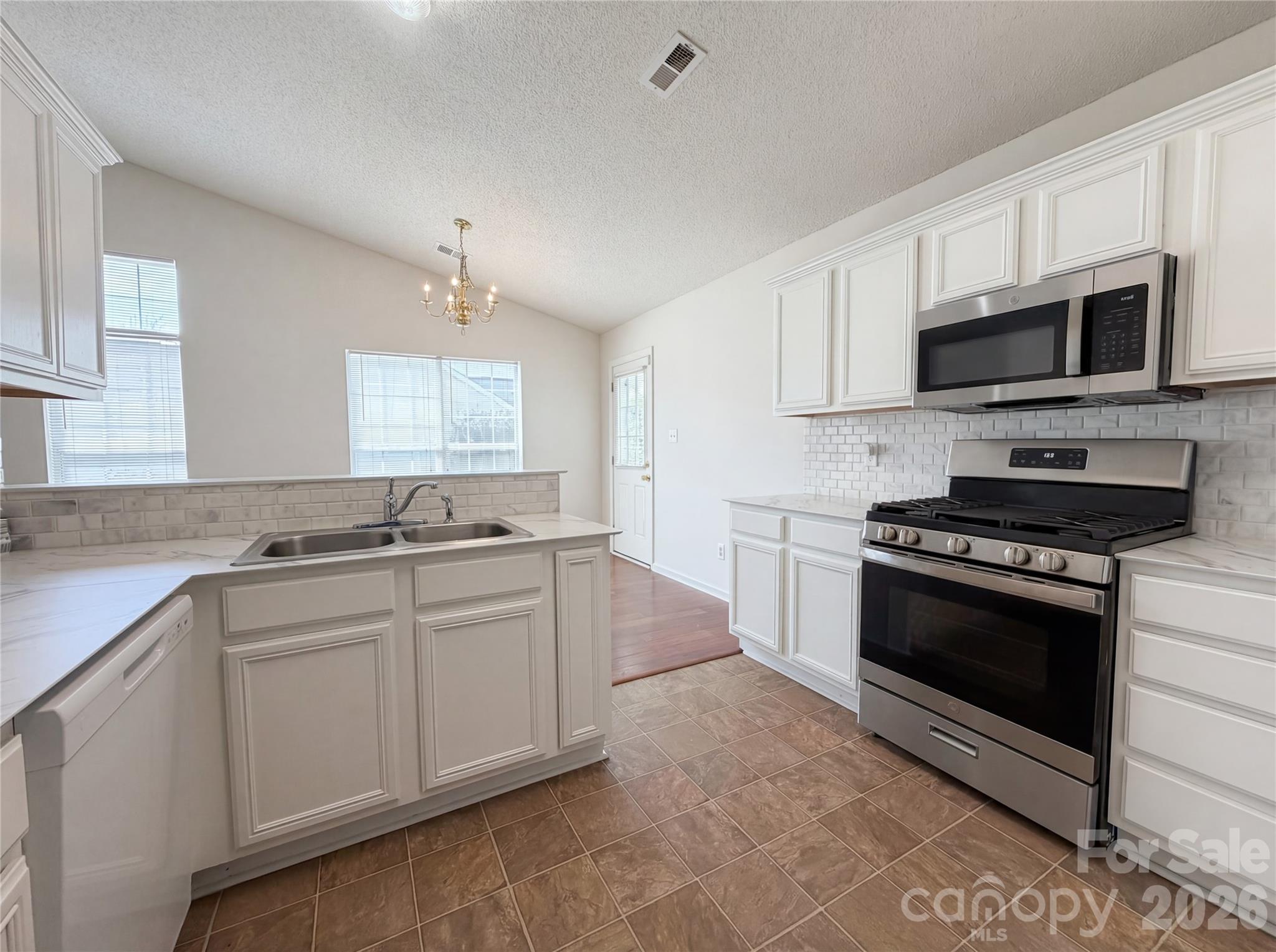 12525 Panthersville Drive Property Photo 15