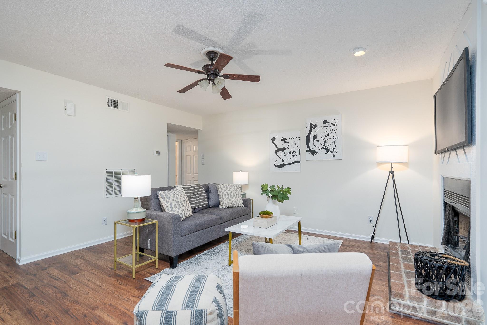 7309 Winery Lane Property Photo 4